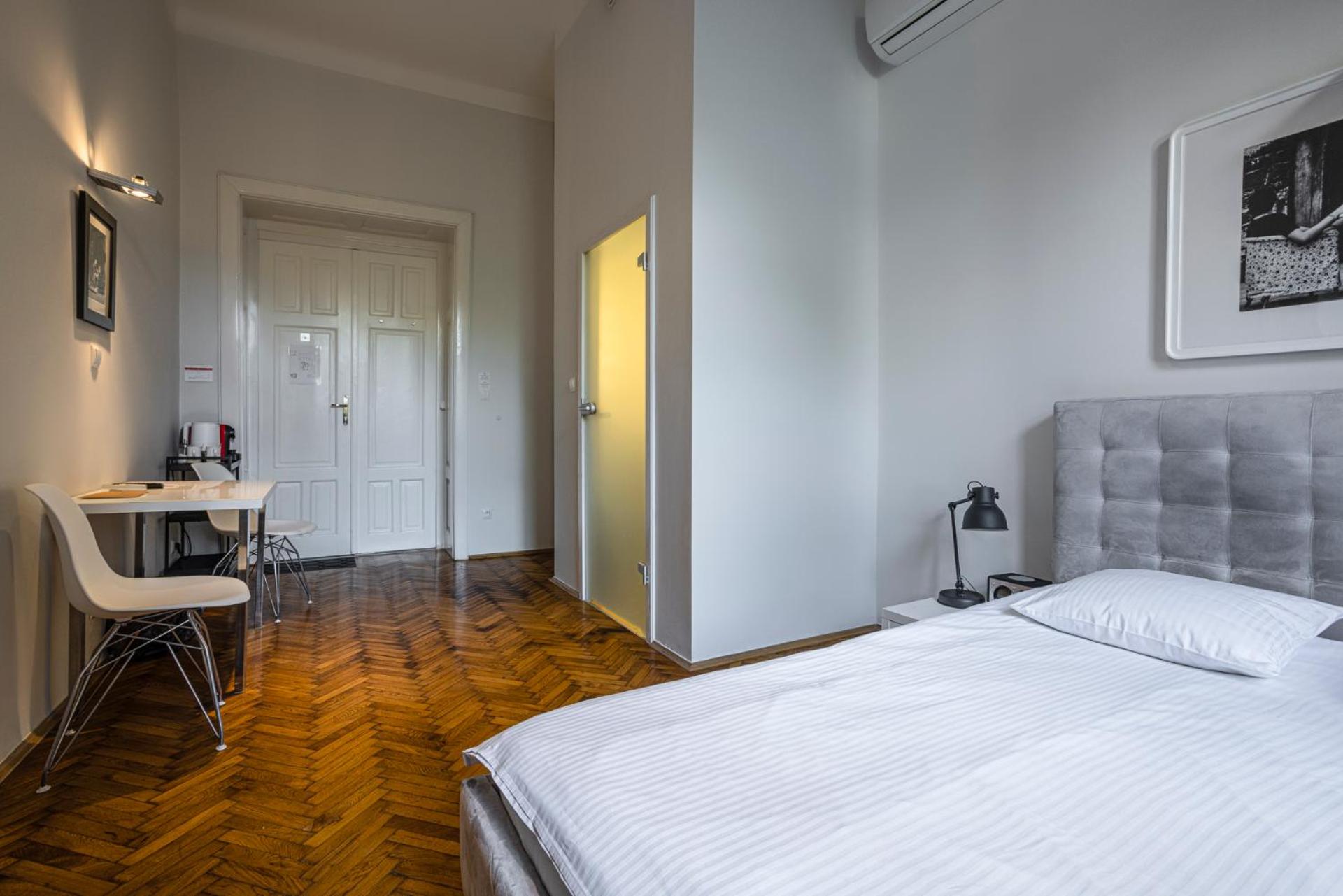 Deluxe Double Room - Photo 6