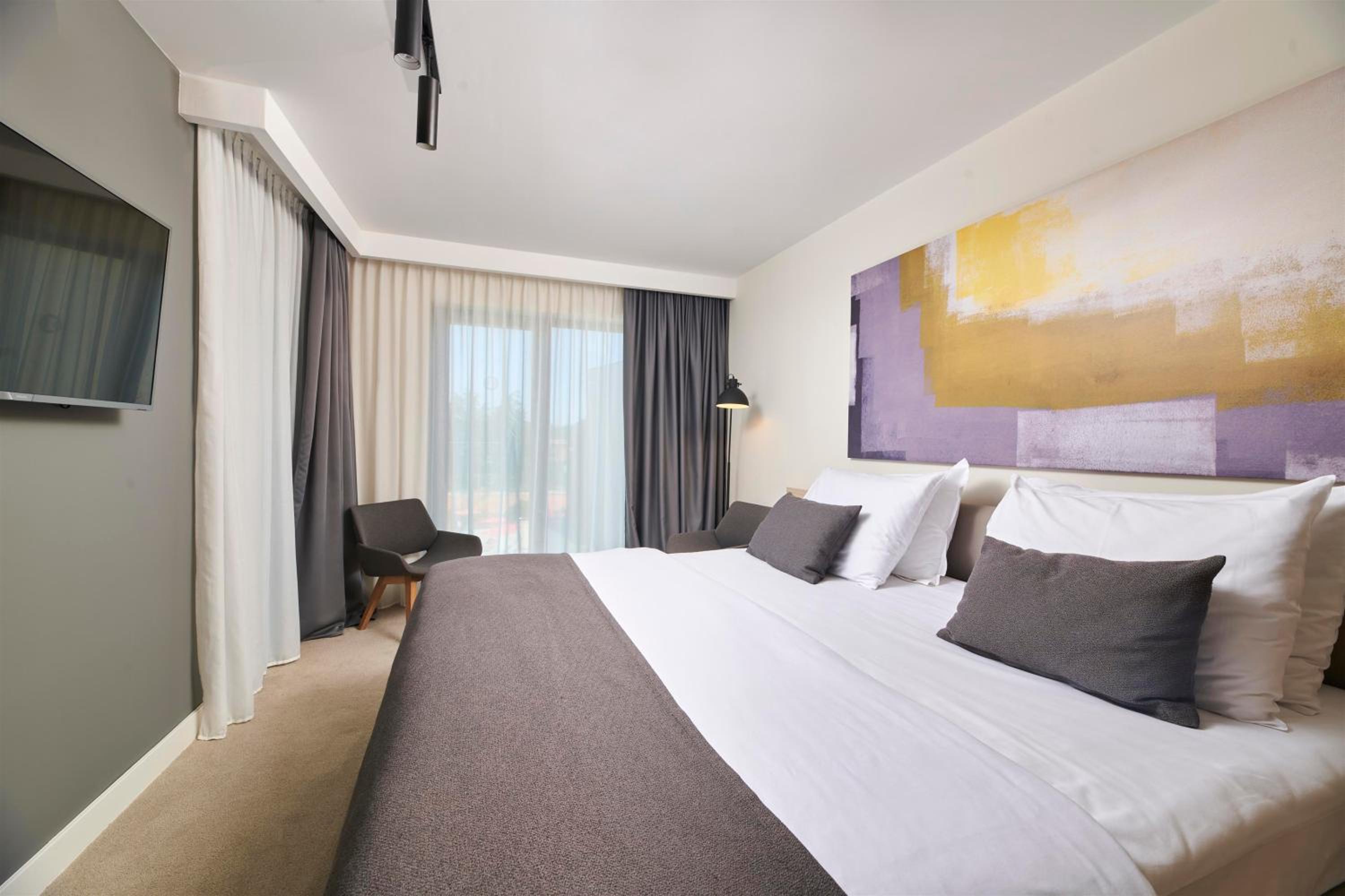 Suite with Balcony and Sea View