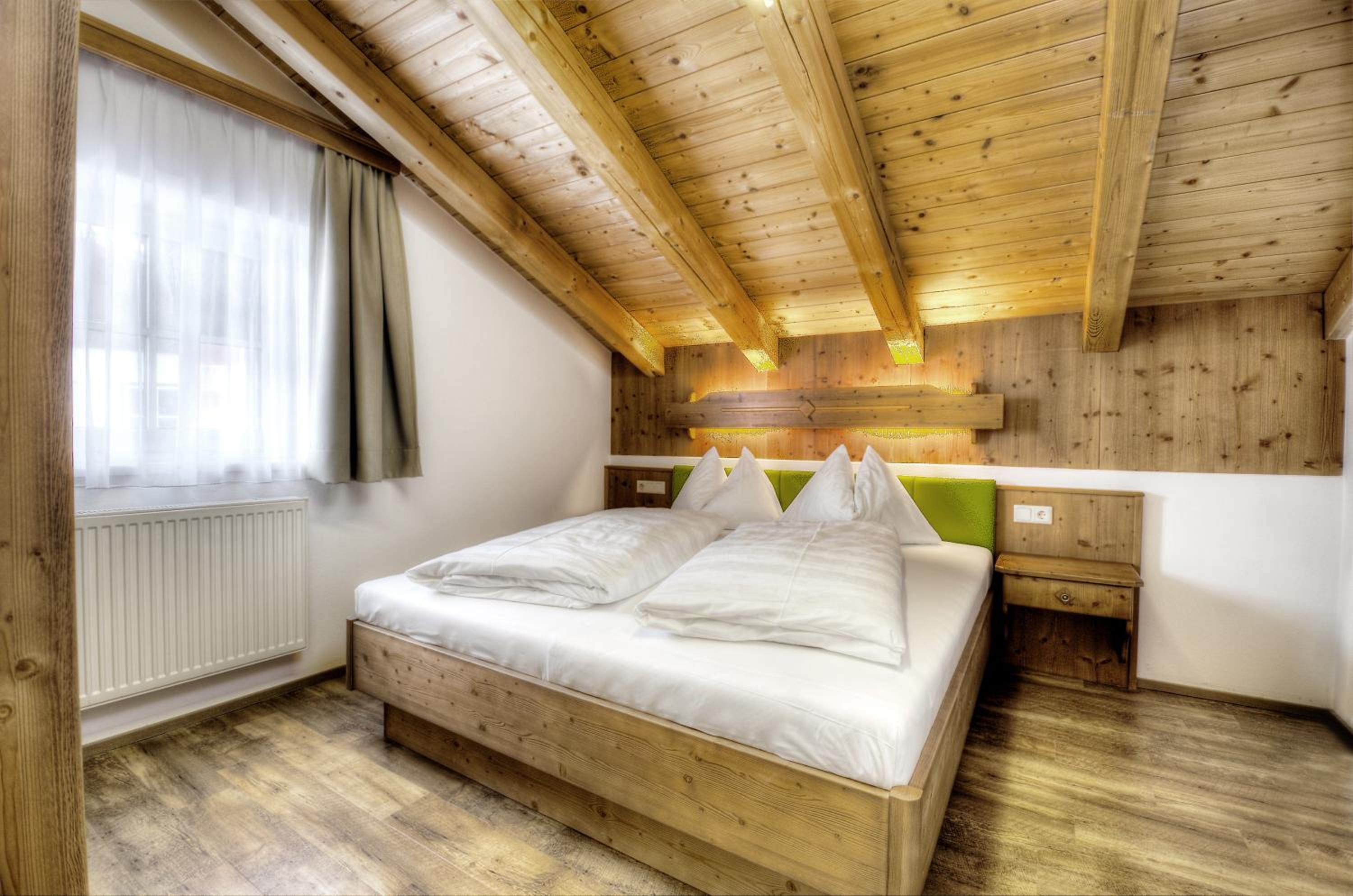 Two-Bedroom Apartment (4-6 Adults) photo 3