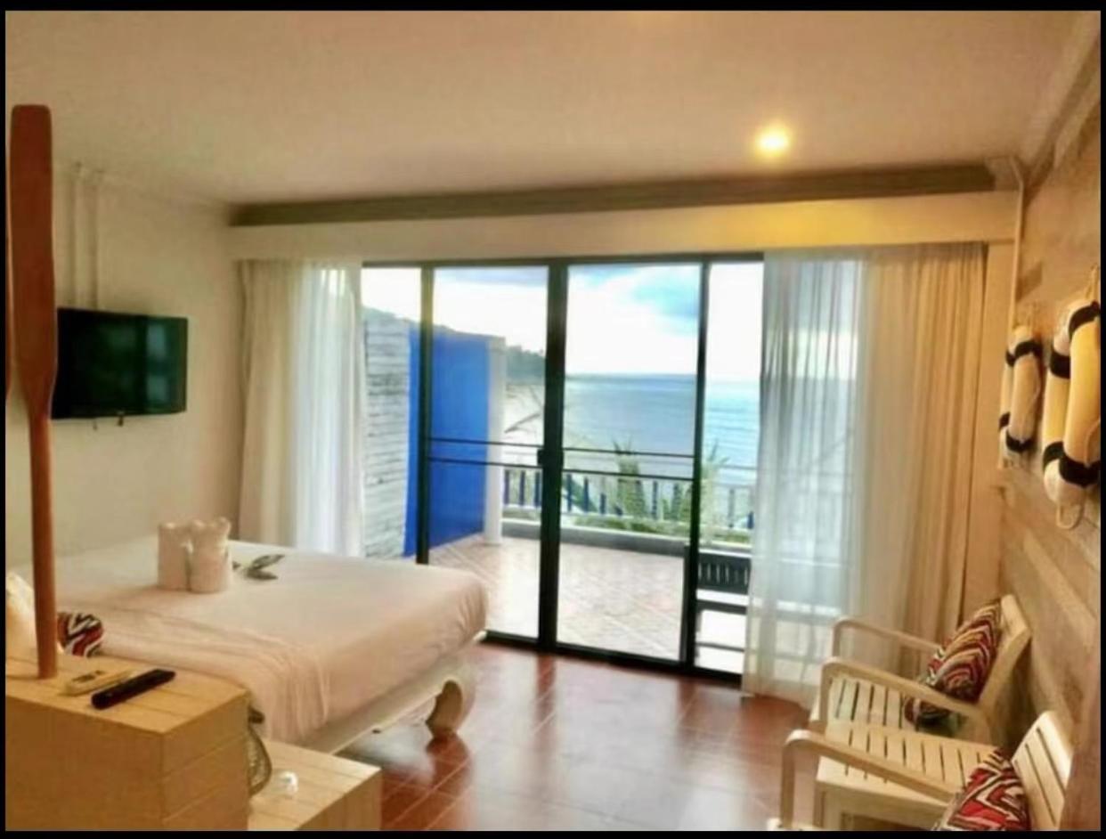Deluxe Double Room with Balcony and Sea View - Photo 1