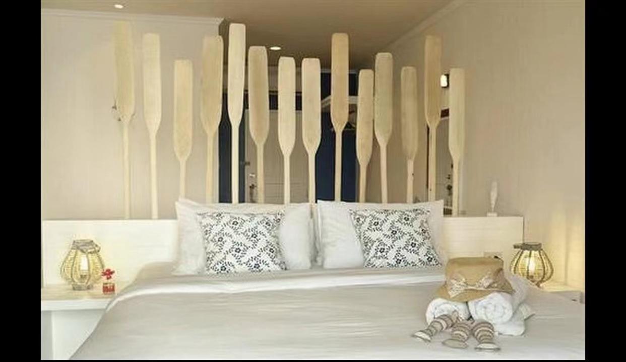 Deluxe Double Room with Balcony and Sea View - Photo 10