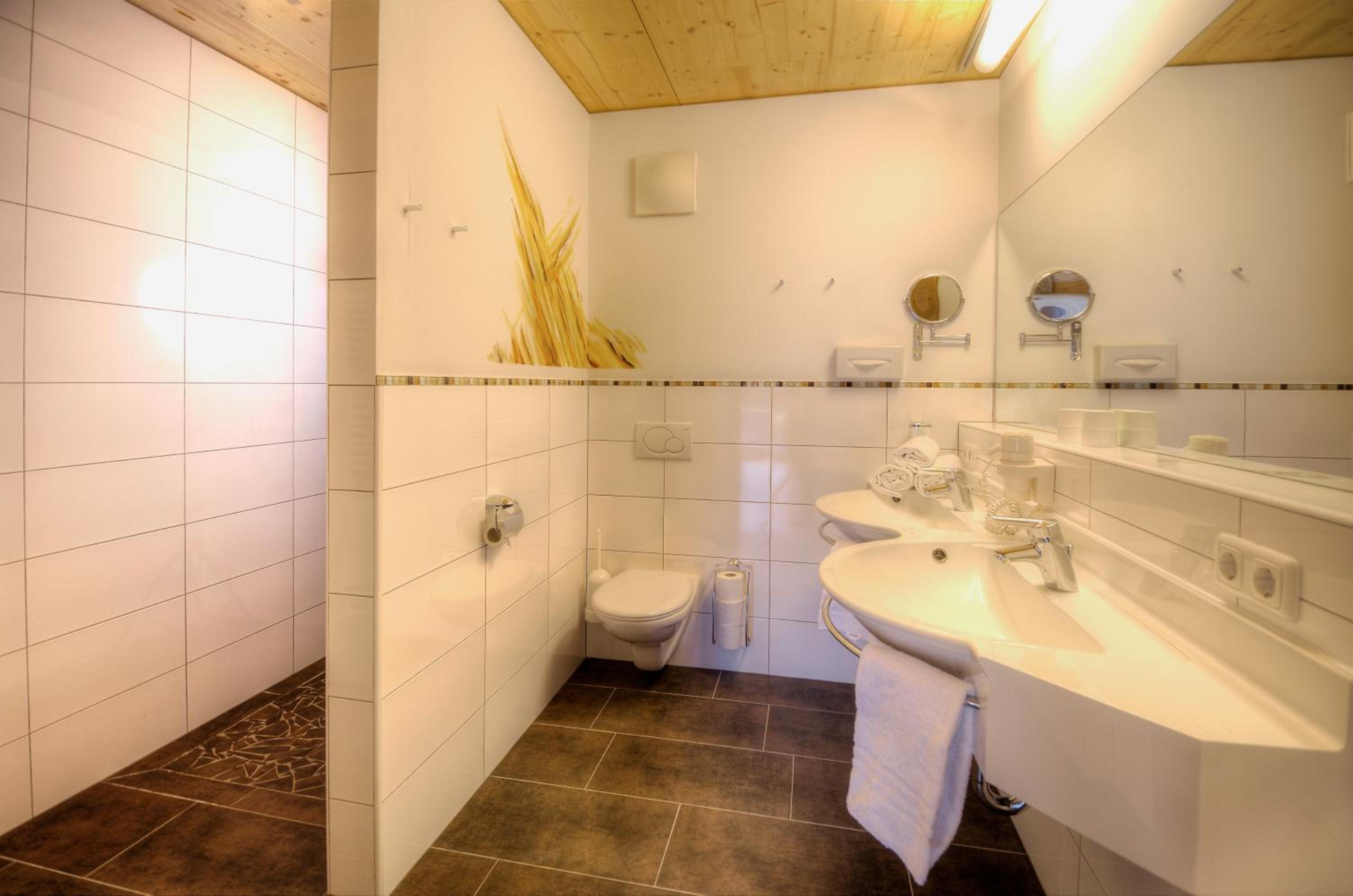 Large Three-Bedroom Apartment (6-8 Adults) photo 2