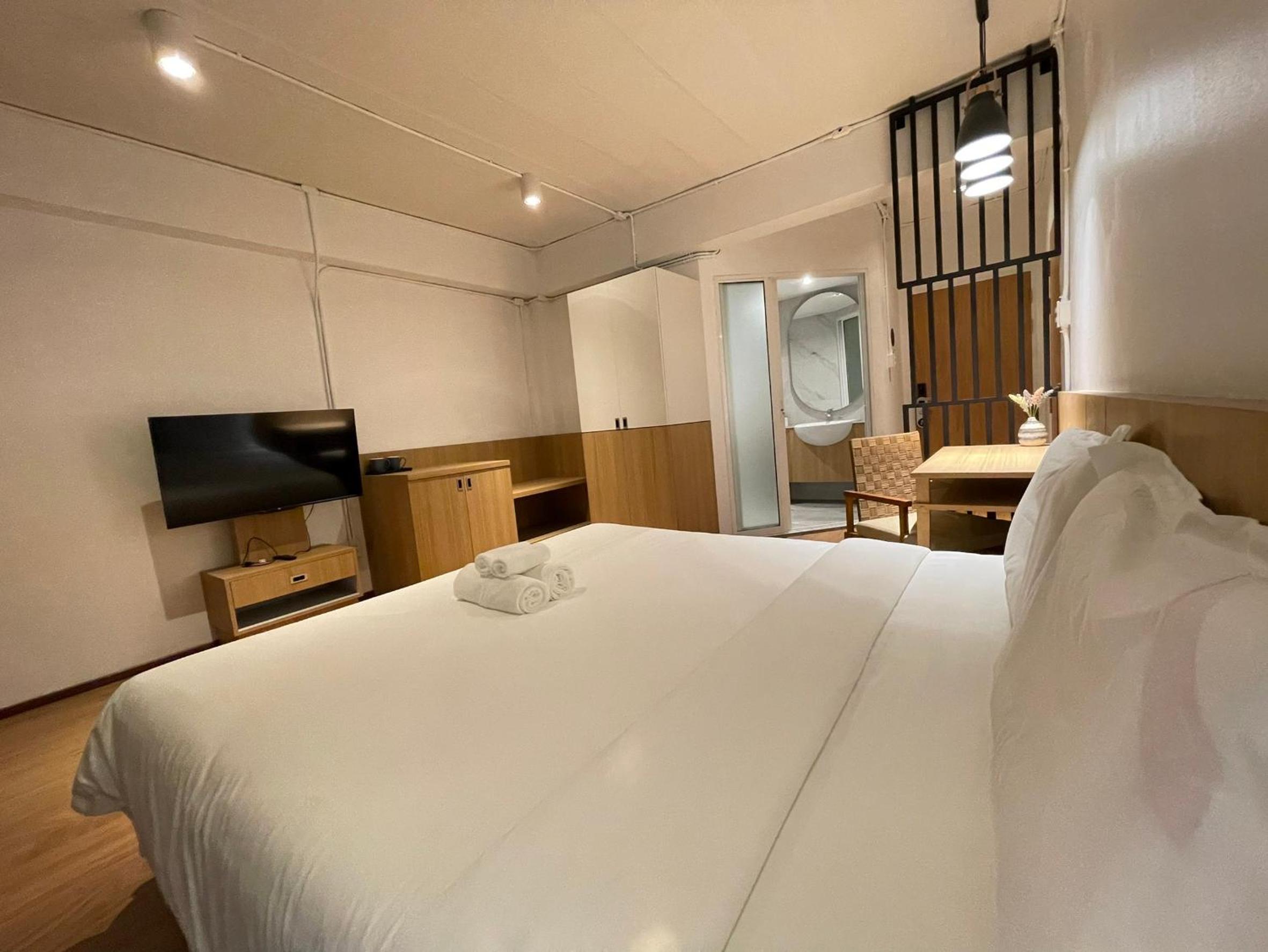 Double Room with Balcony - Photo 1