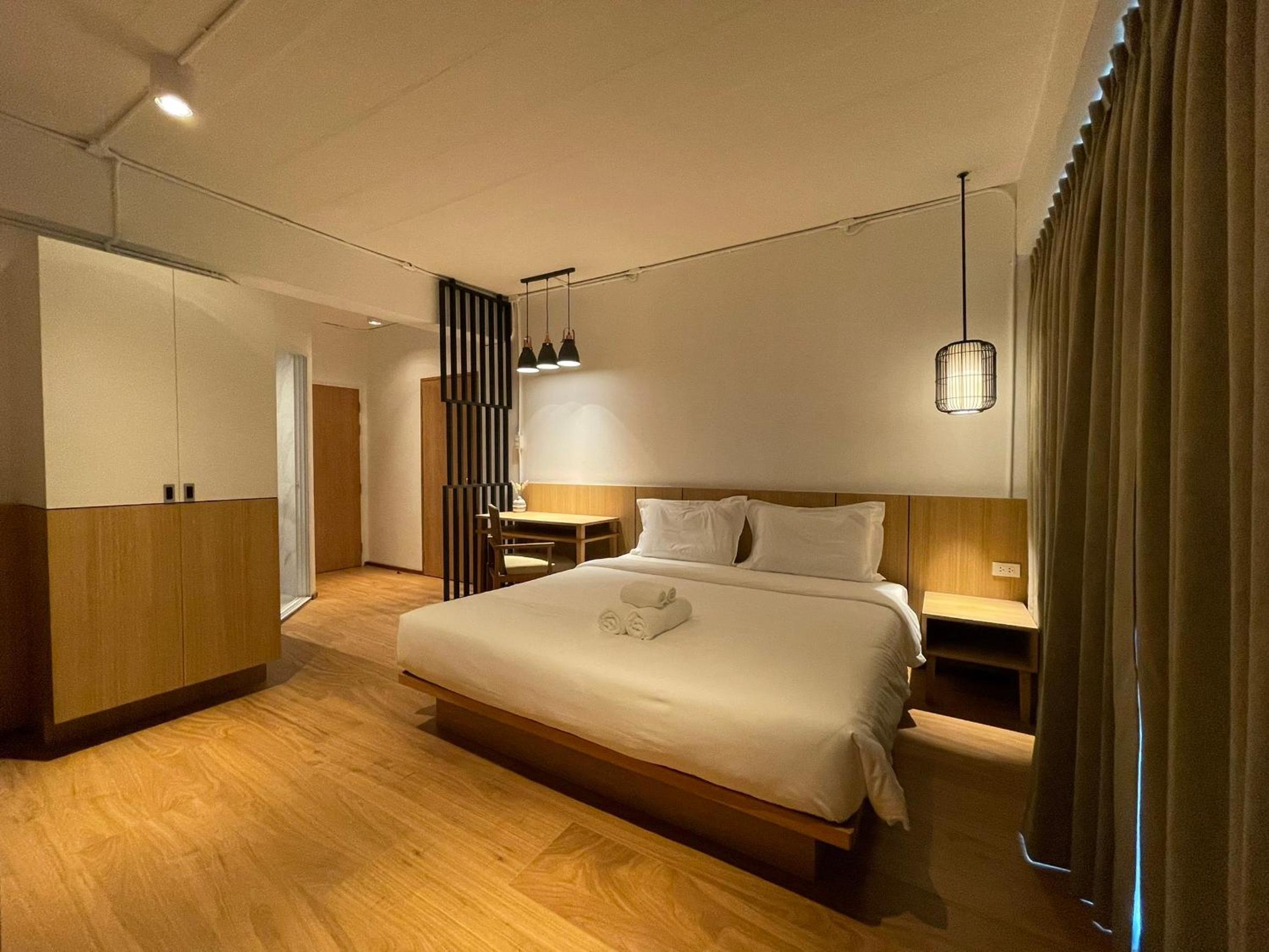 Double Room with Balcony - Photo 15