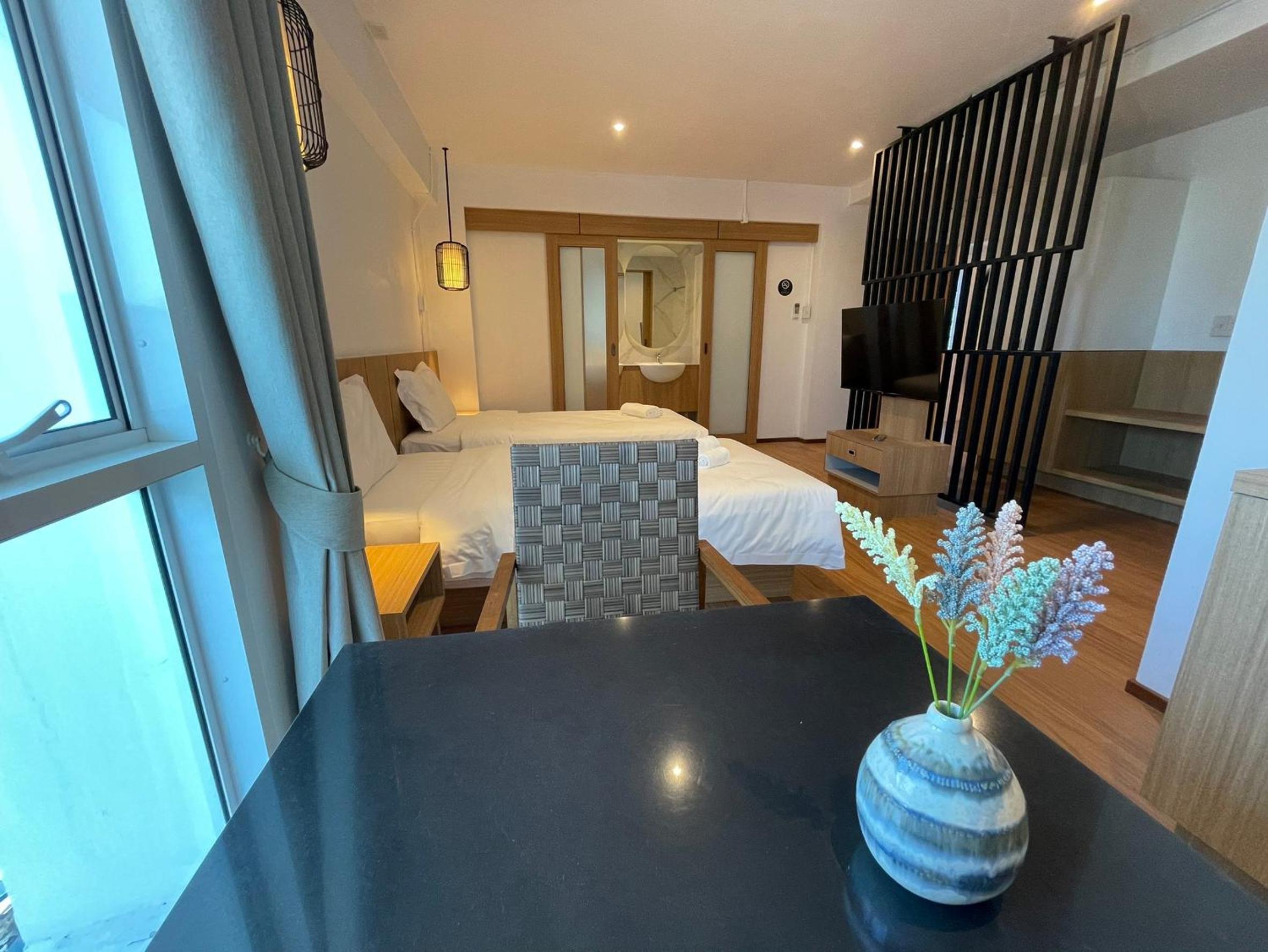 Twin Room with Private Bathroom - Photo 2