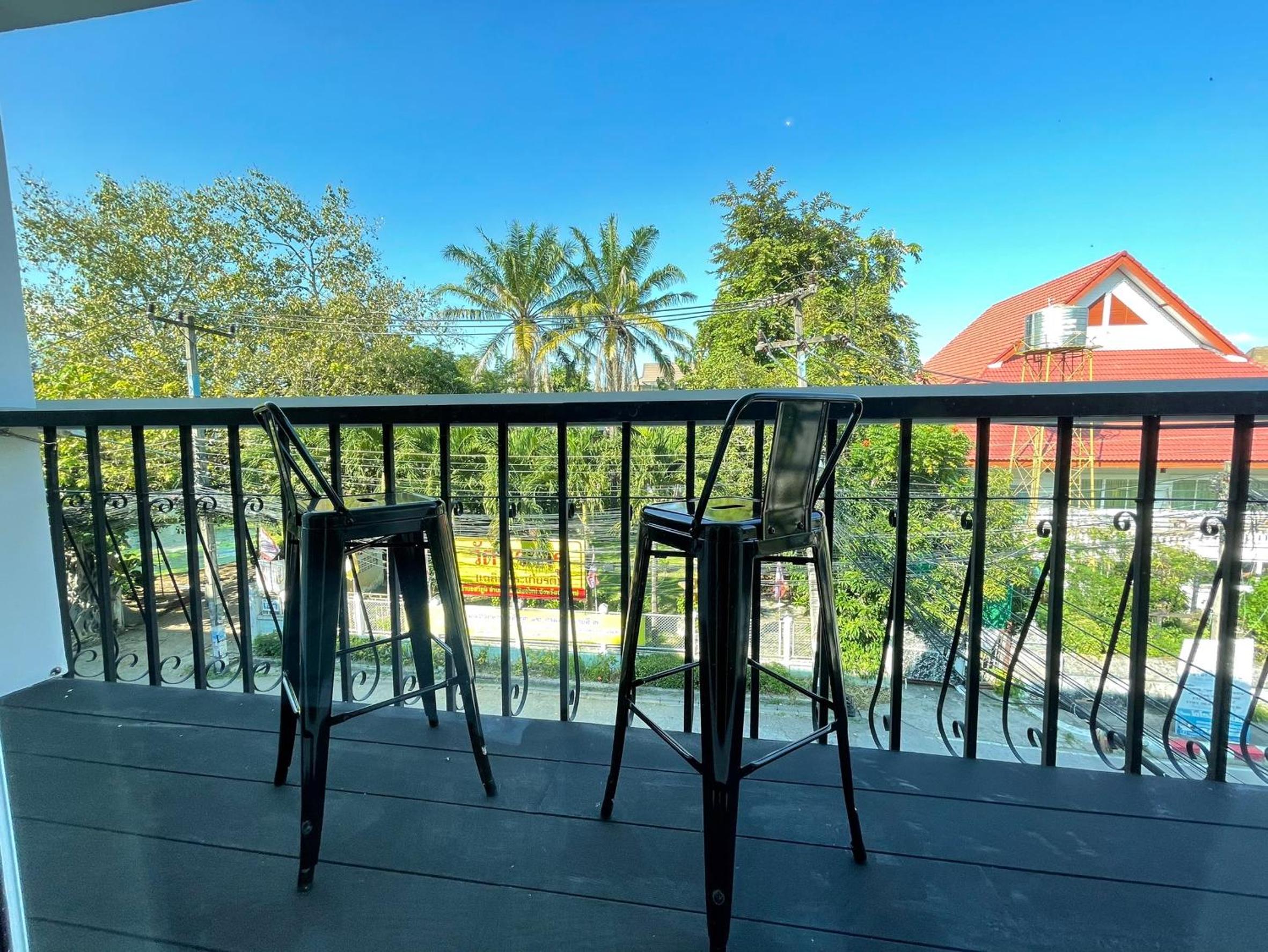Double Room with Balcony - Photo 2