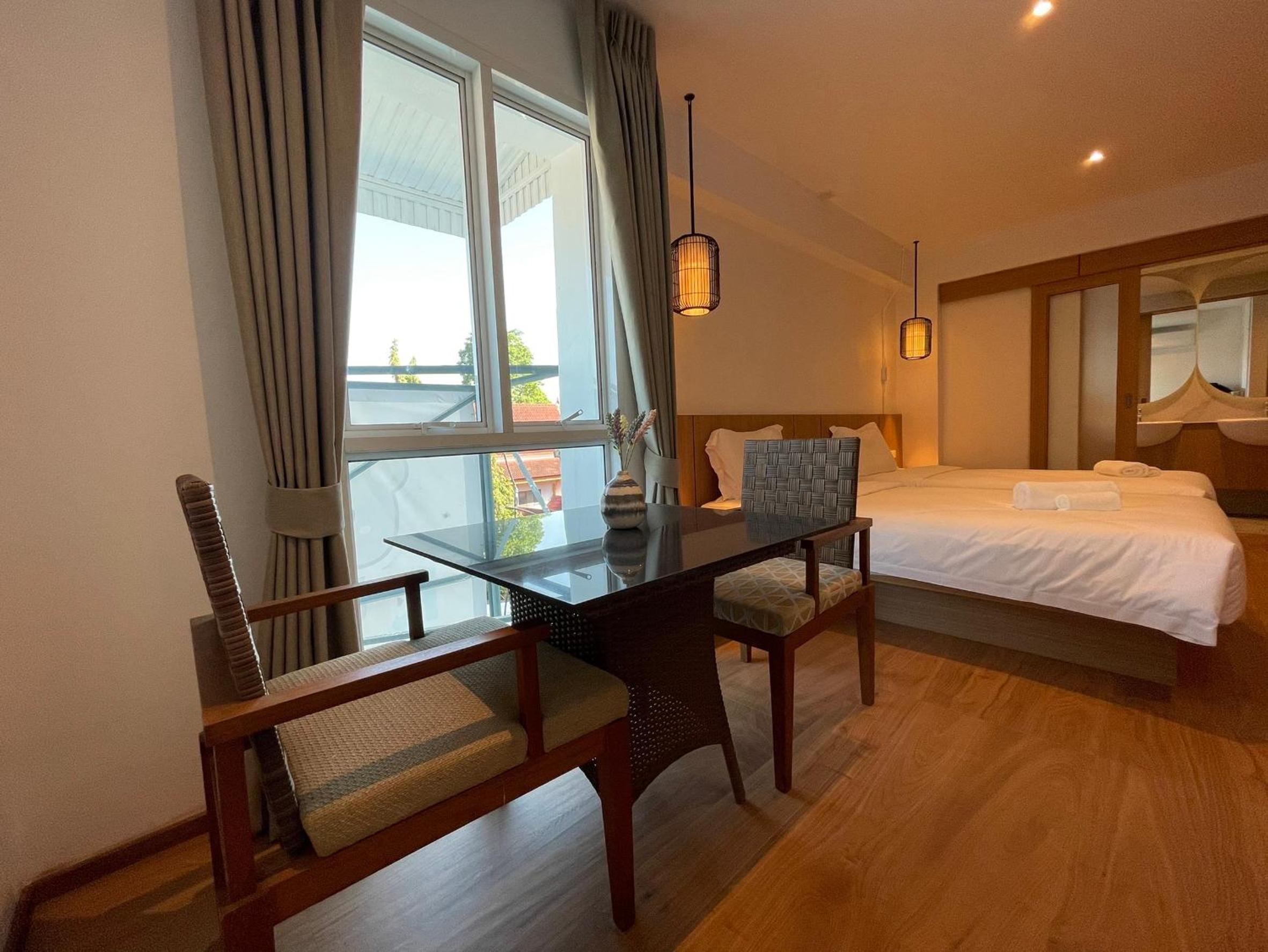 Twin Room with Private Bathroom - Photo 3