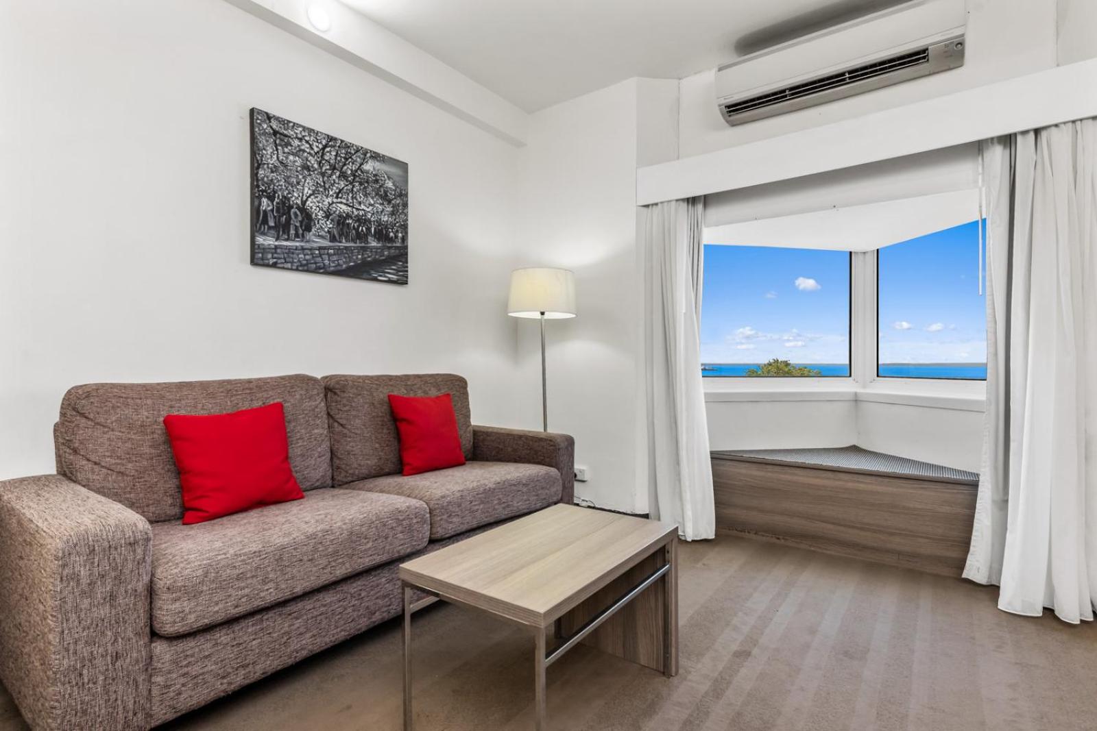 Superior Queen Room with Harbor View - Photo 5