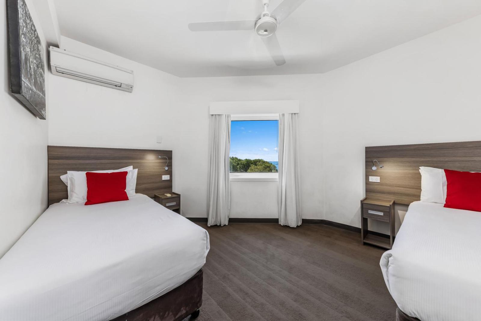 Two-Bedroom Apartment with Harbor View thumbnail 6