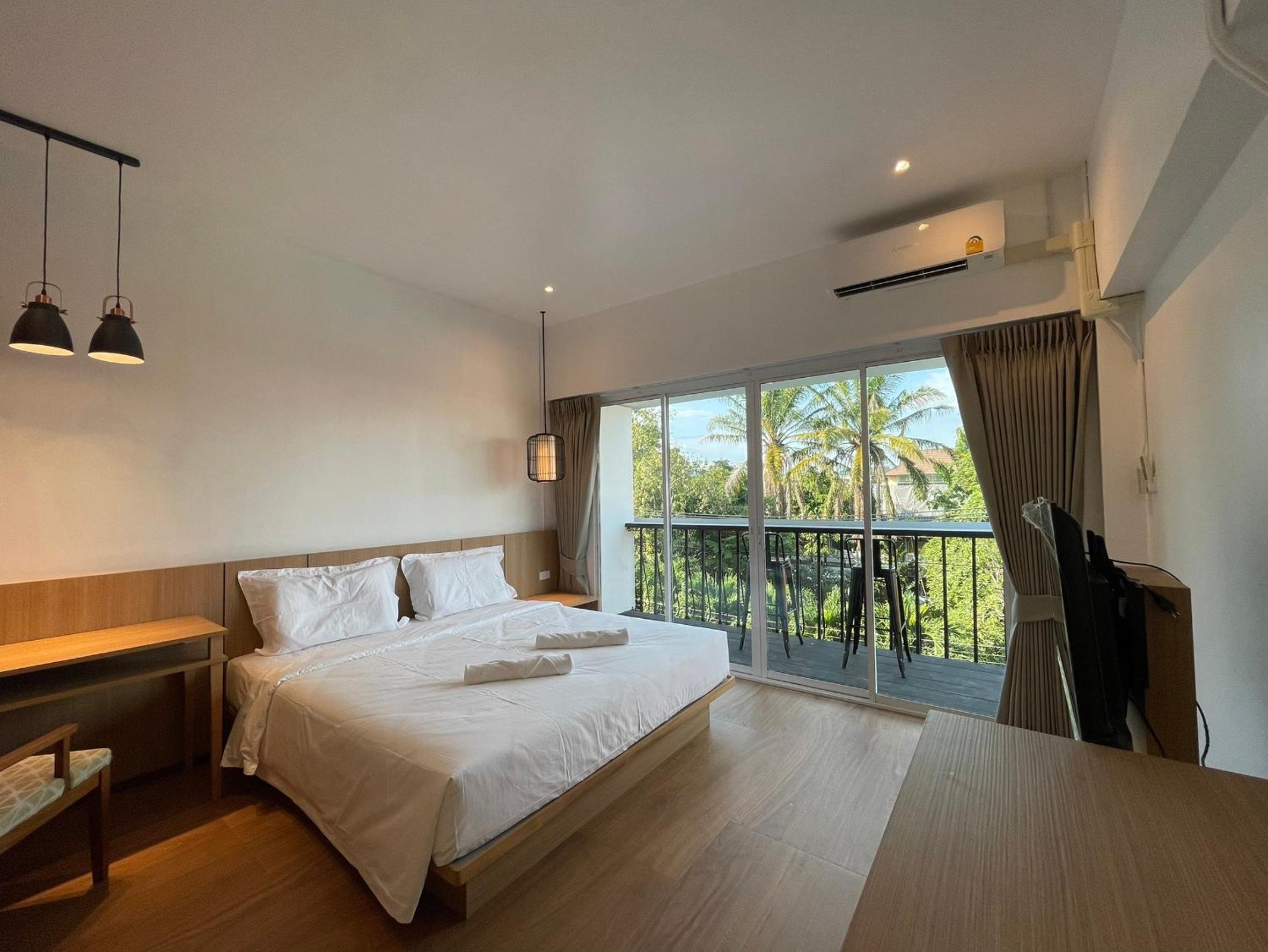 Double Room with Balcony - Photo 14