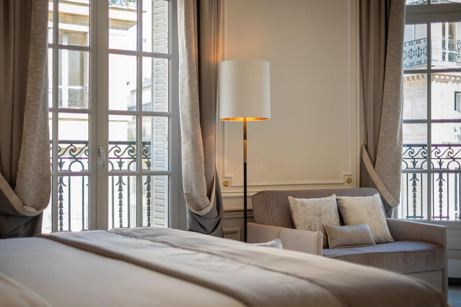 Superior Double Room thumbnail 5