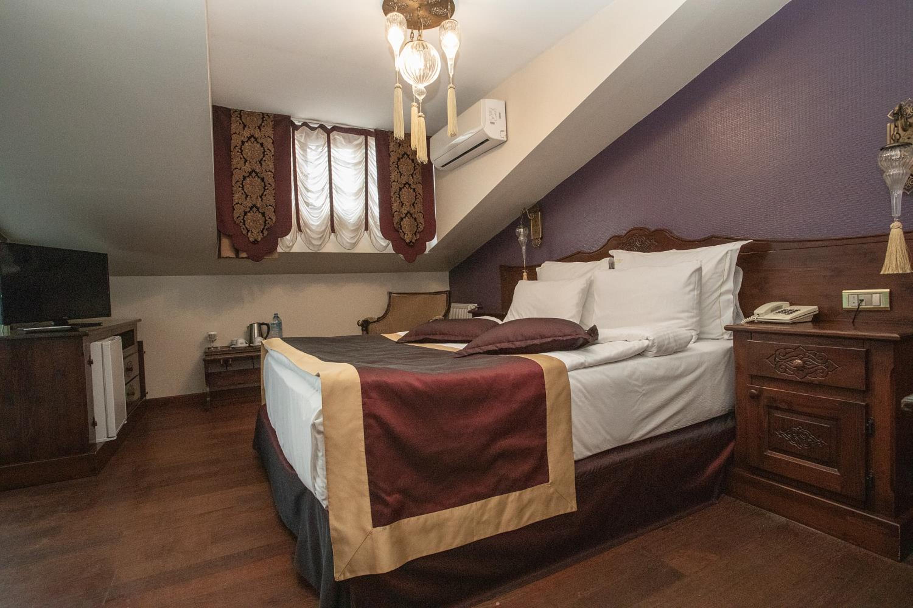 Budget Double Room photo 2