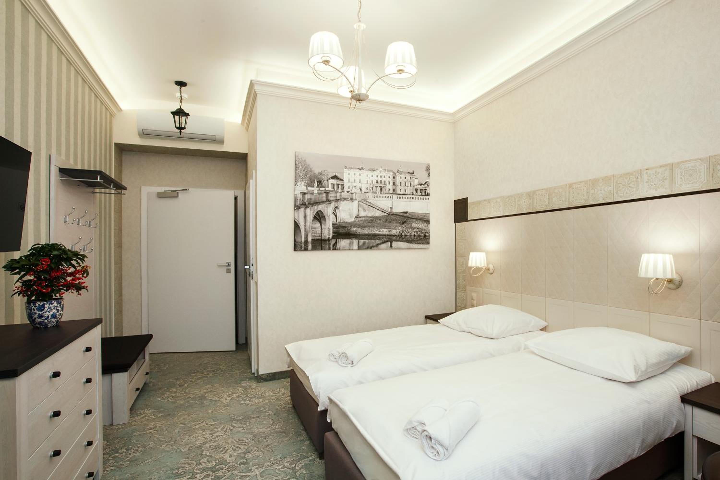 Twin Room - Photo 5