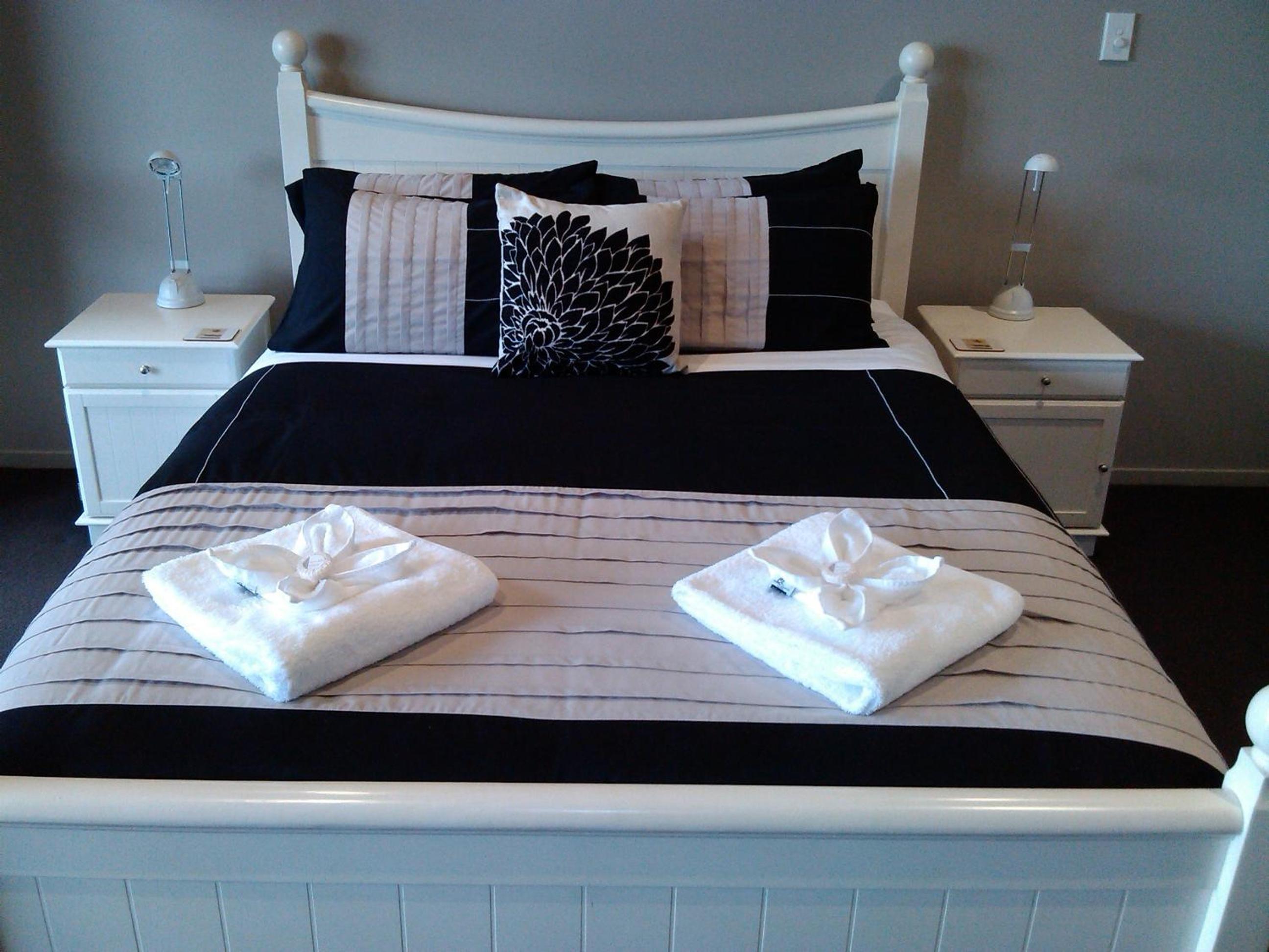 One-Bedroom Suite - Water Front - Photo 3