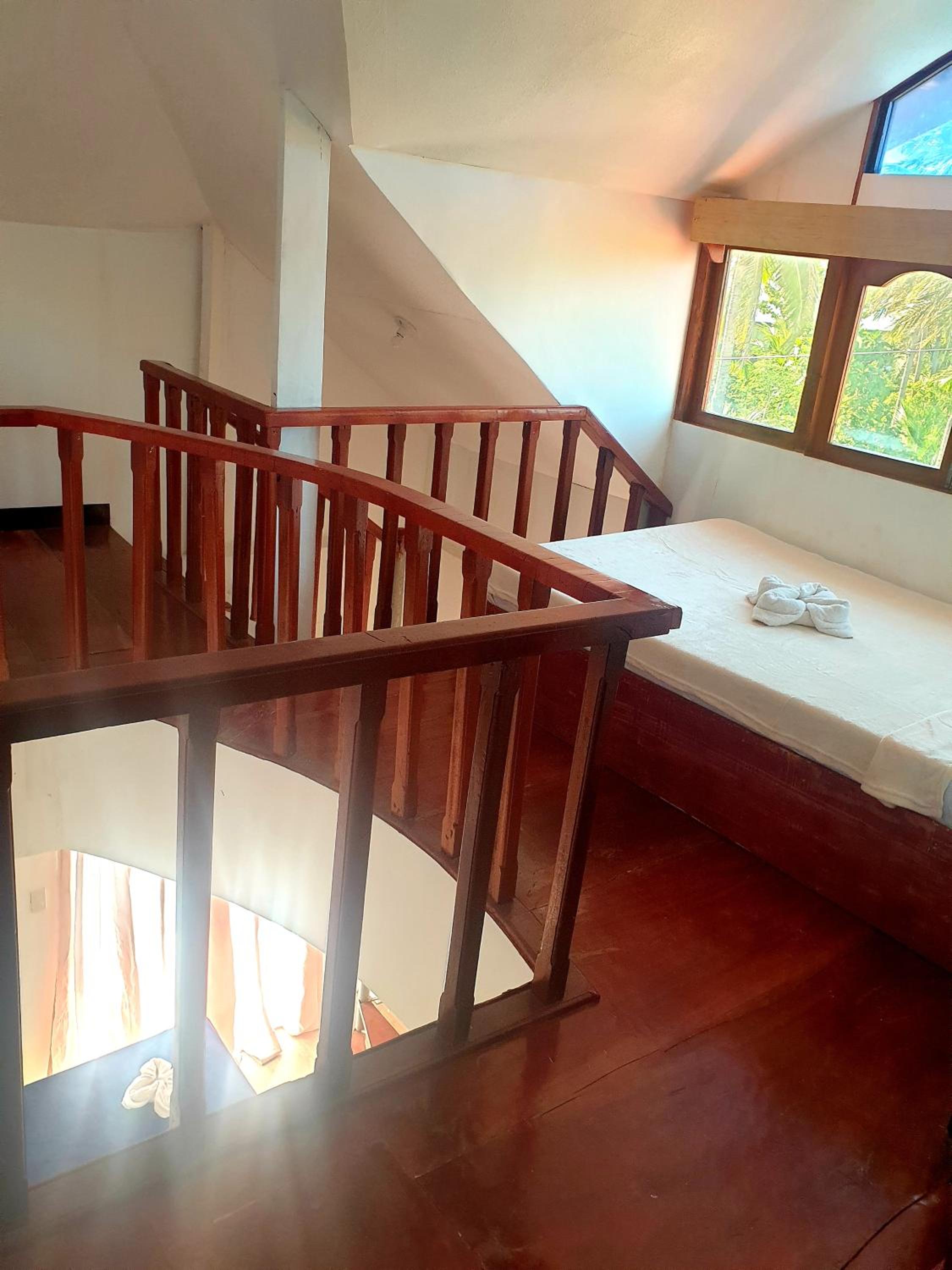 Studio with Balcony - Photo 5