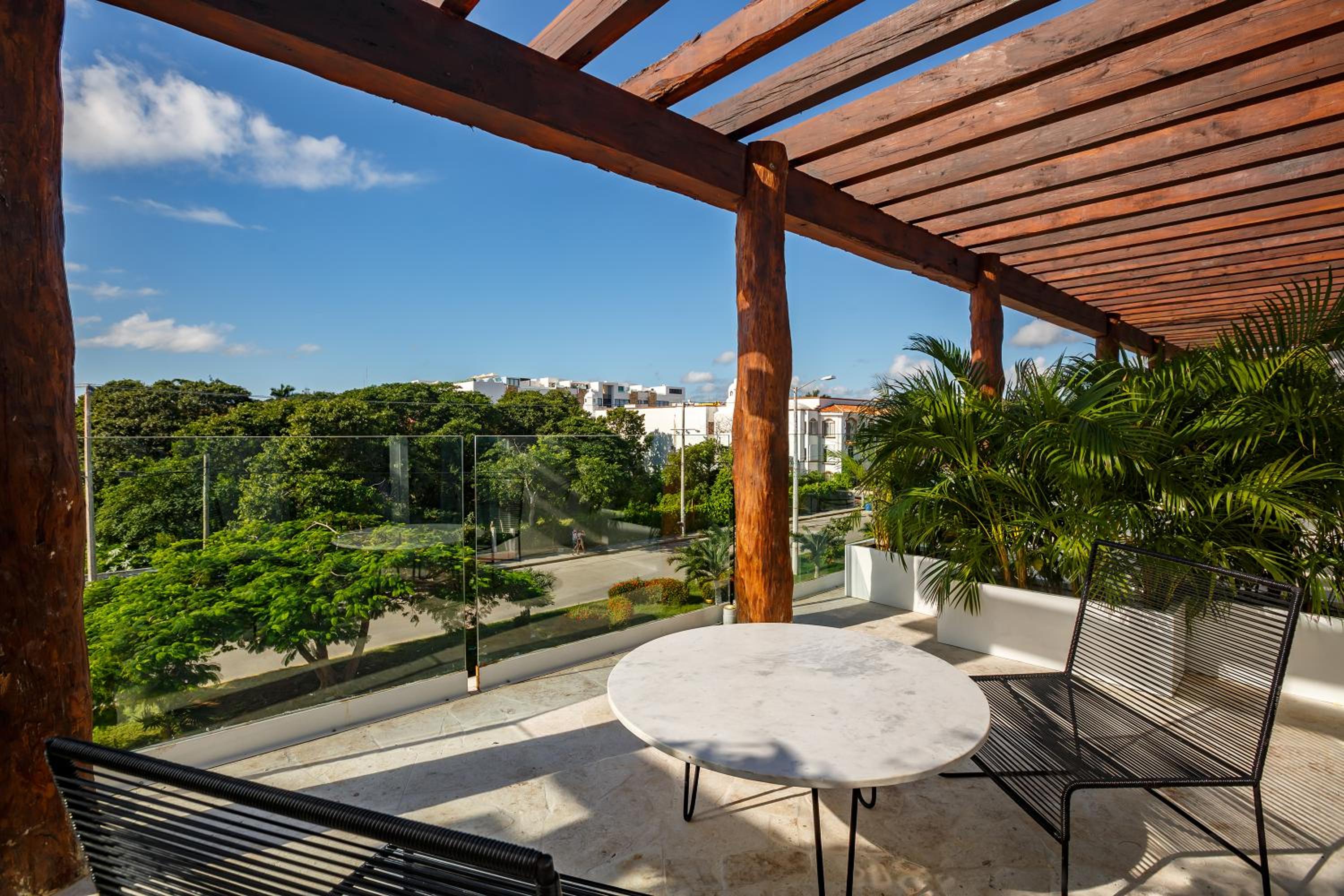 Double Room with Terrace and City View thumbnail 5