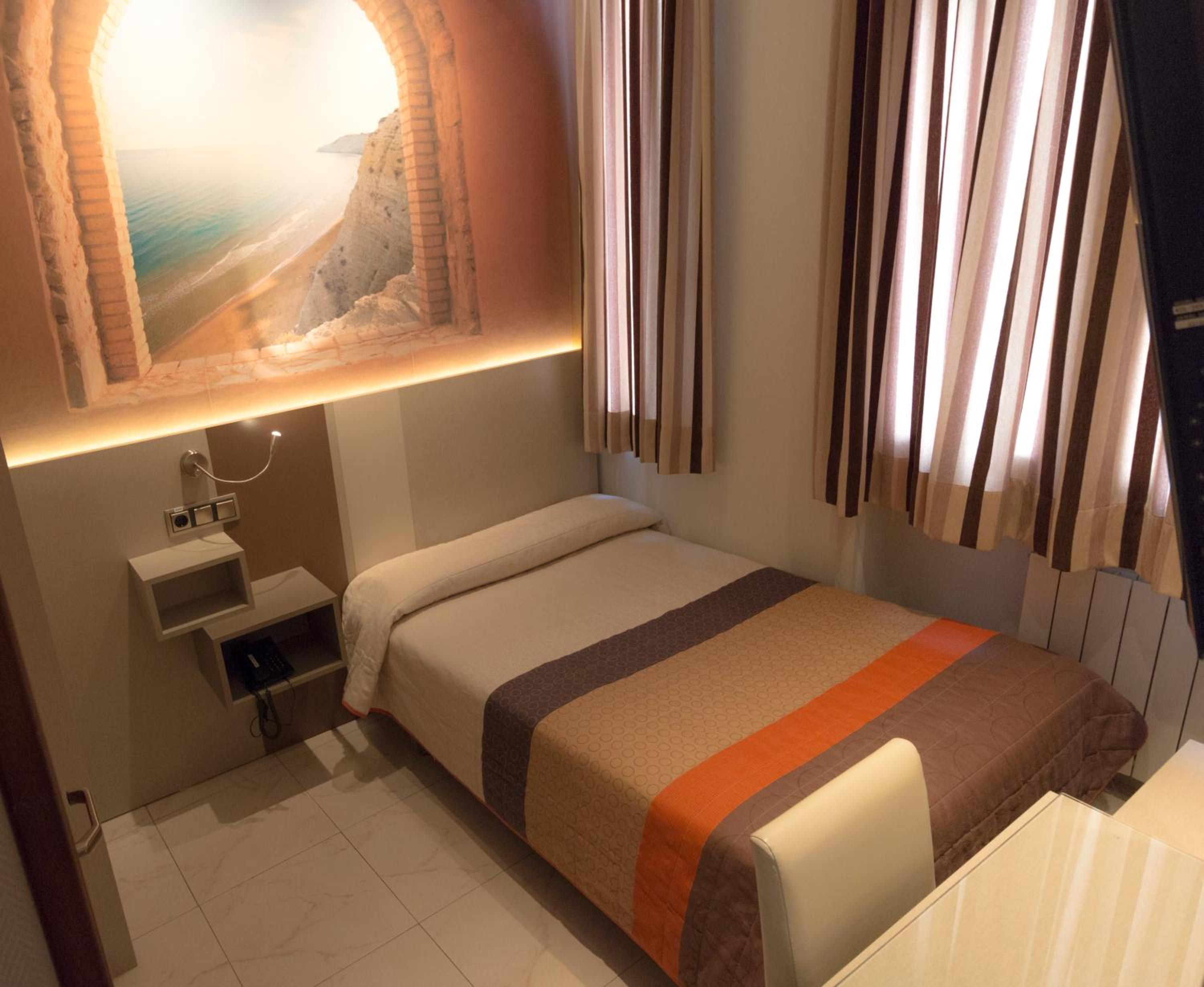 Single Room photo 3