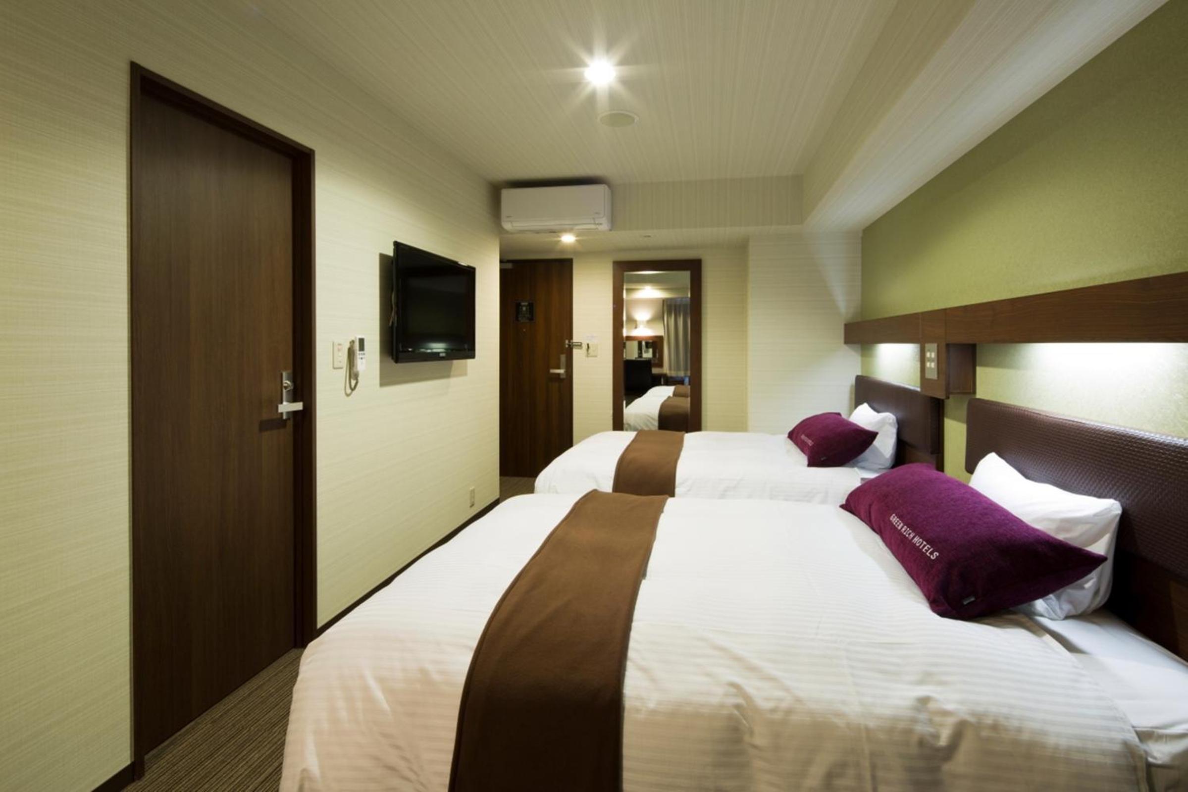 Twin Room B - Smoking - Photo 4