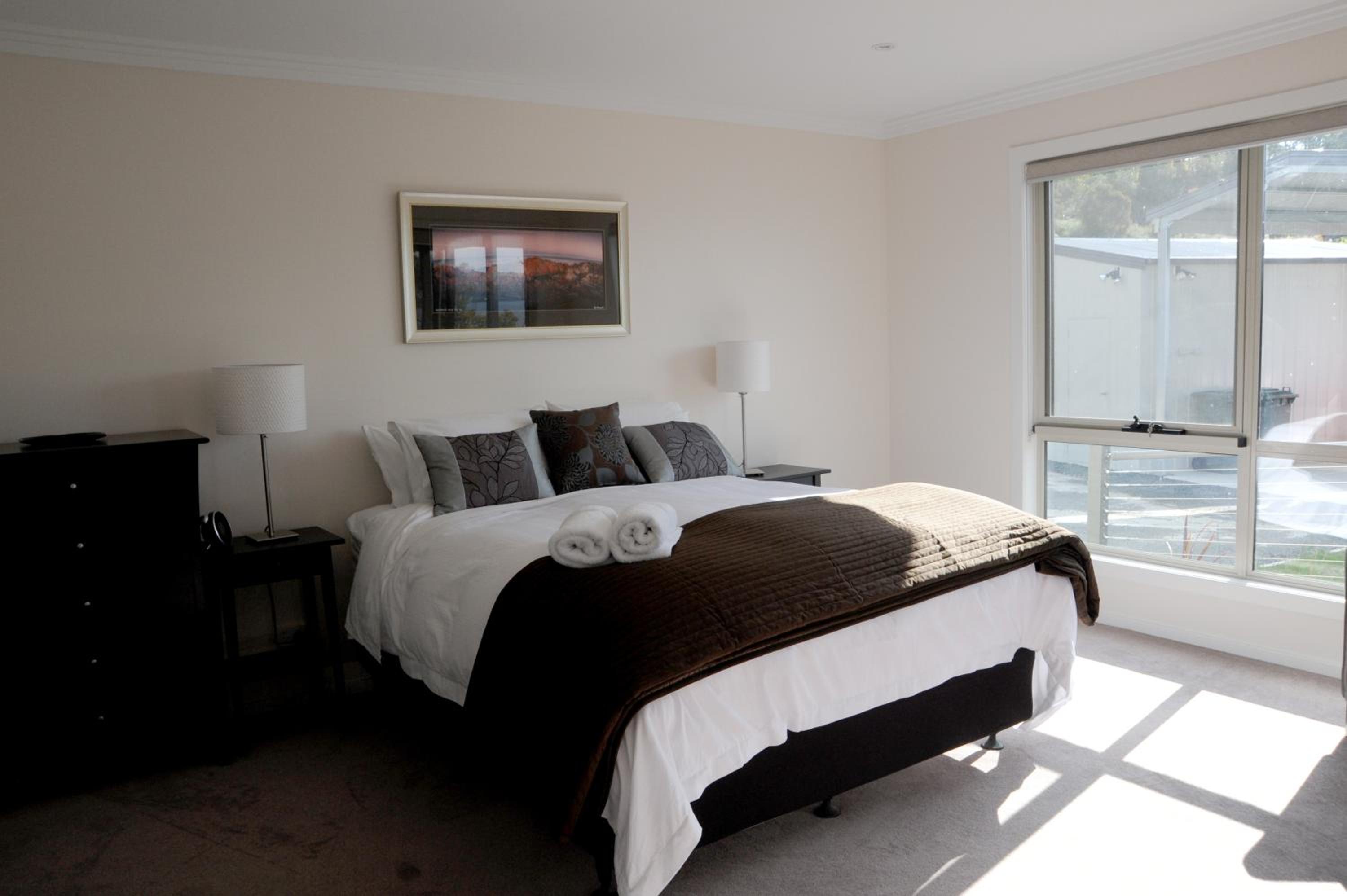 Three-Bedroom House - Esperance Landing photo 1