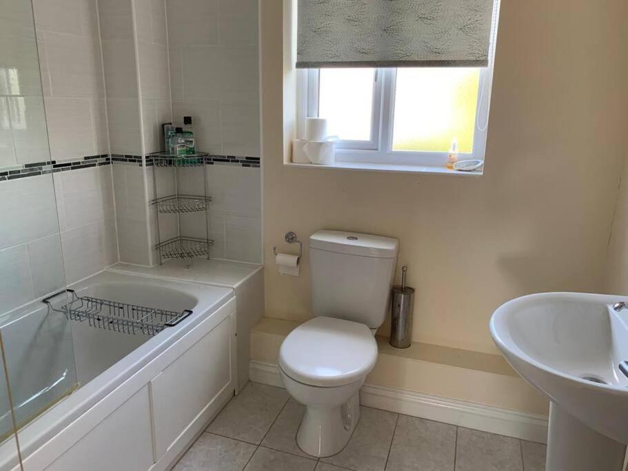 Three-Bedroom House photo 3