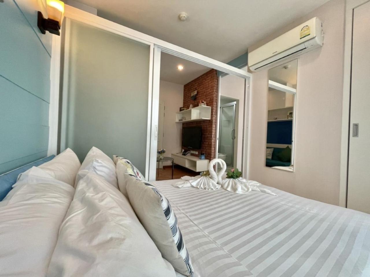 Apartment with Pool View  - Photo 29