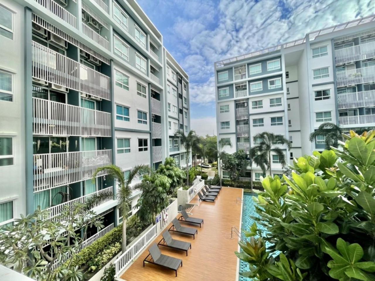 Apartment with Pool View  - Photo 35