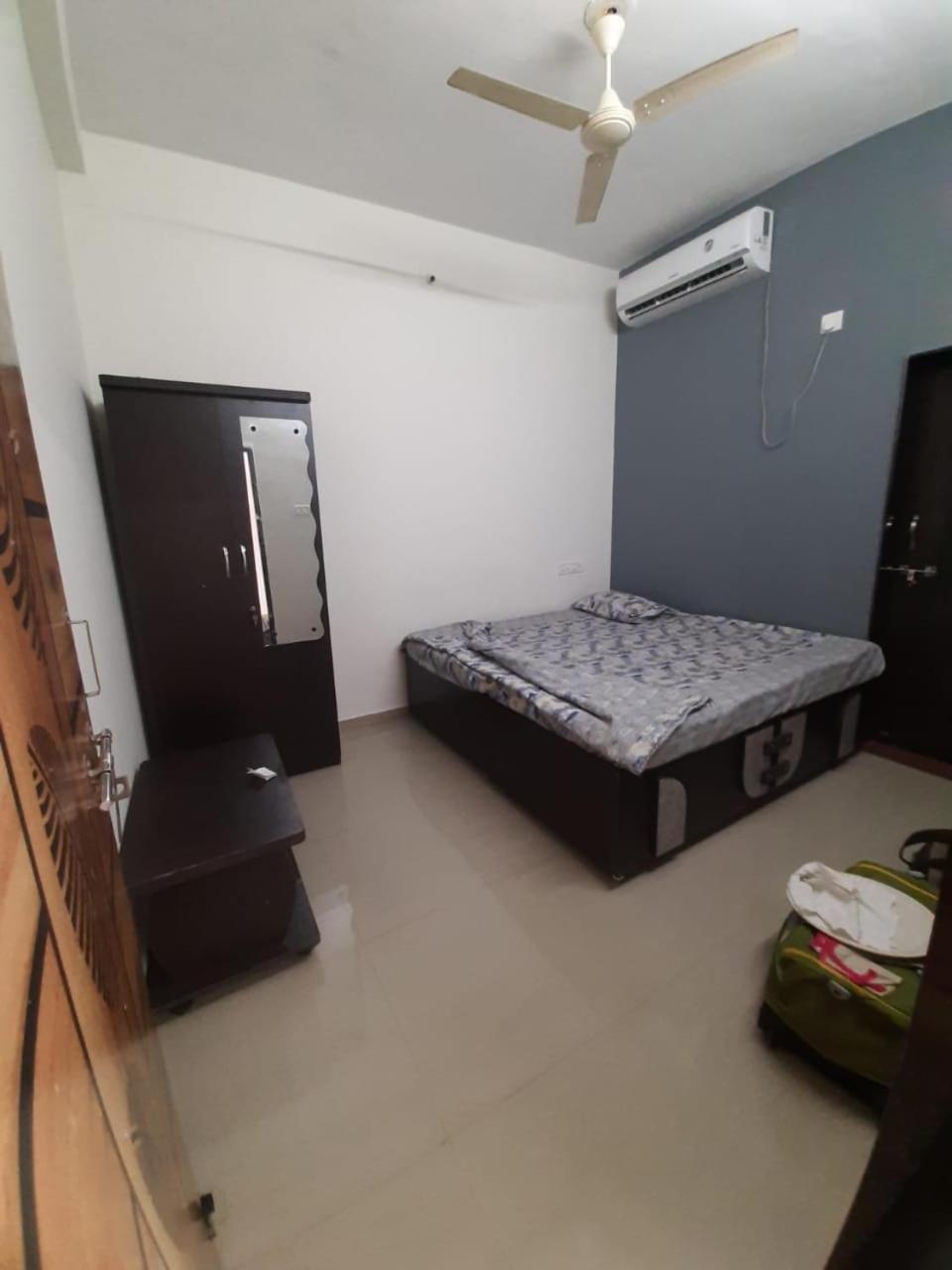 One-Bedroom House photo 2