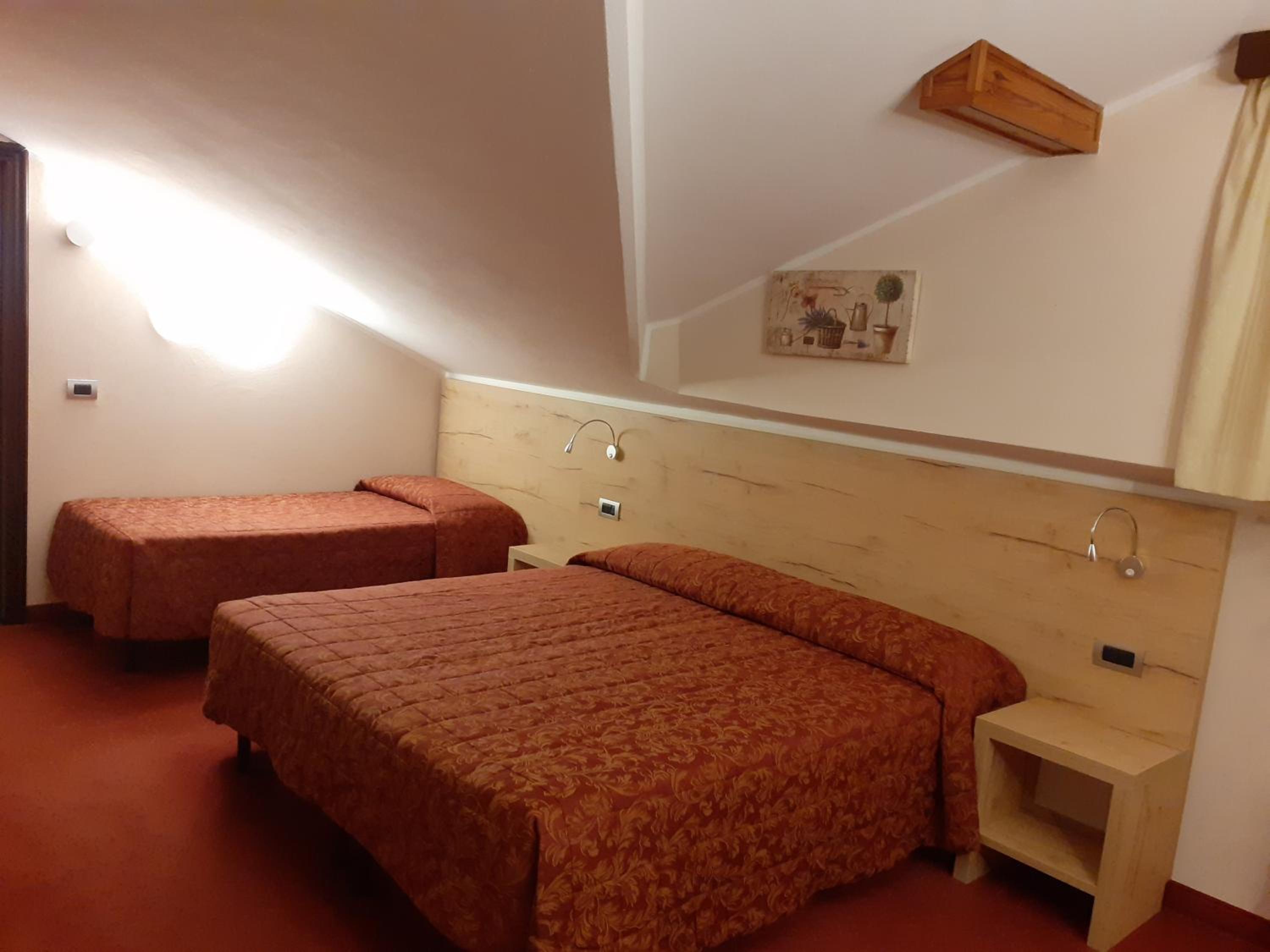 Triple Room - Photo 2