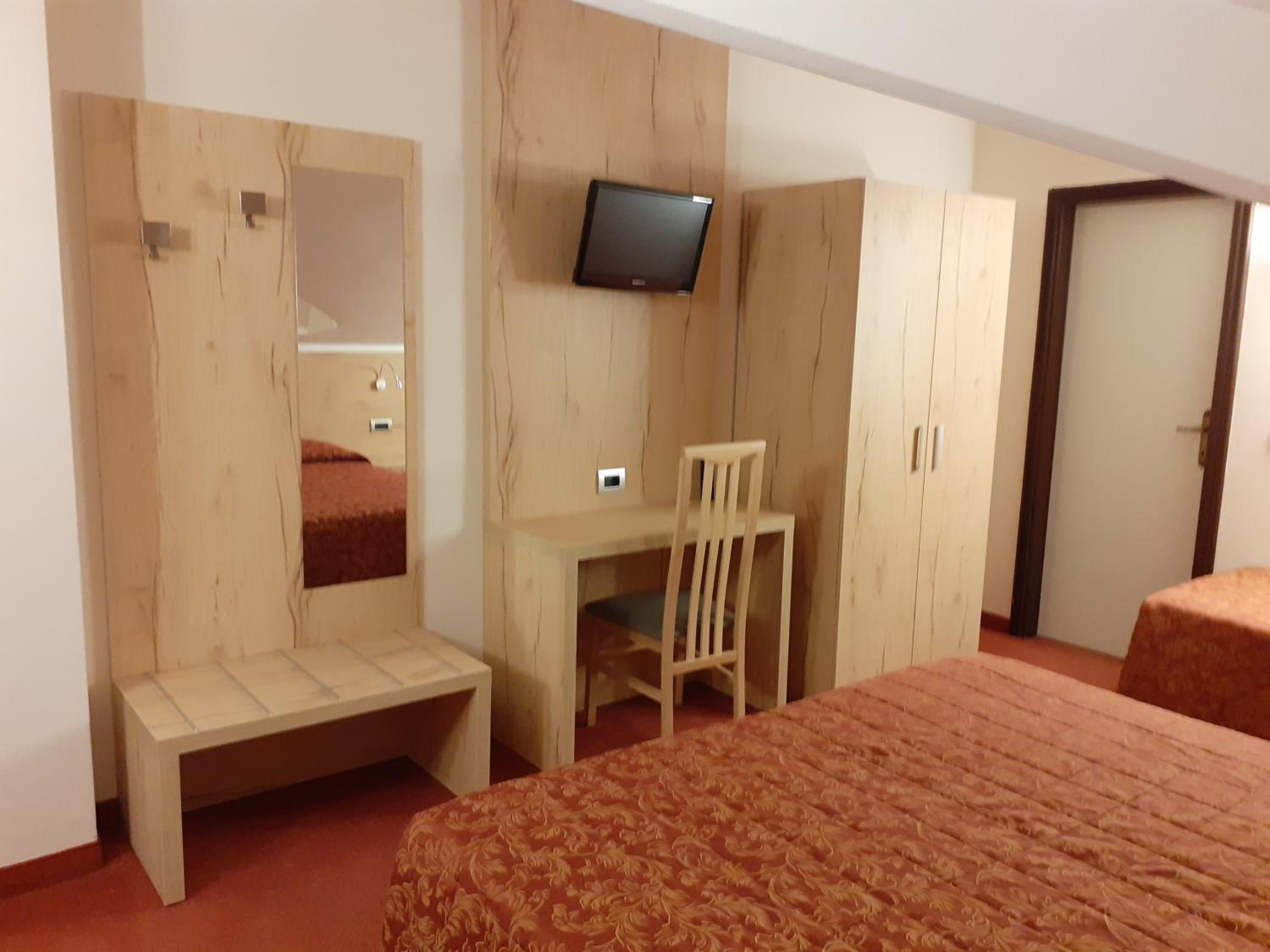 Triple Room - Photo 1