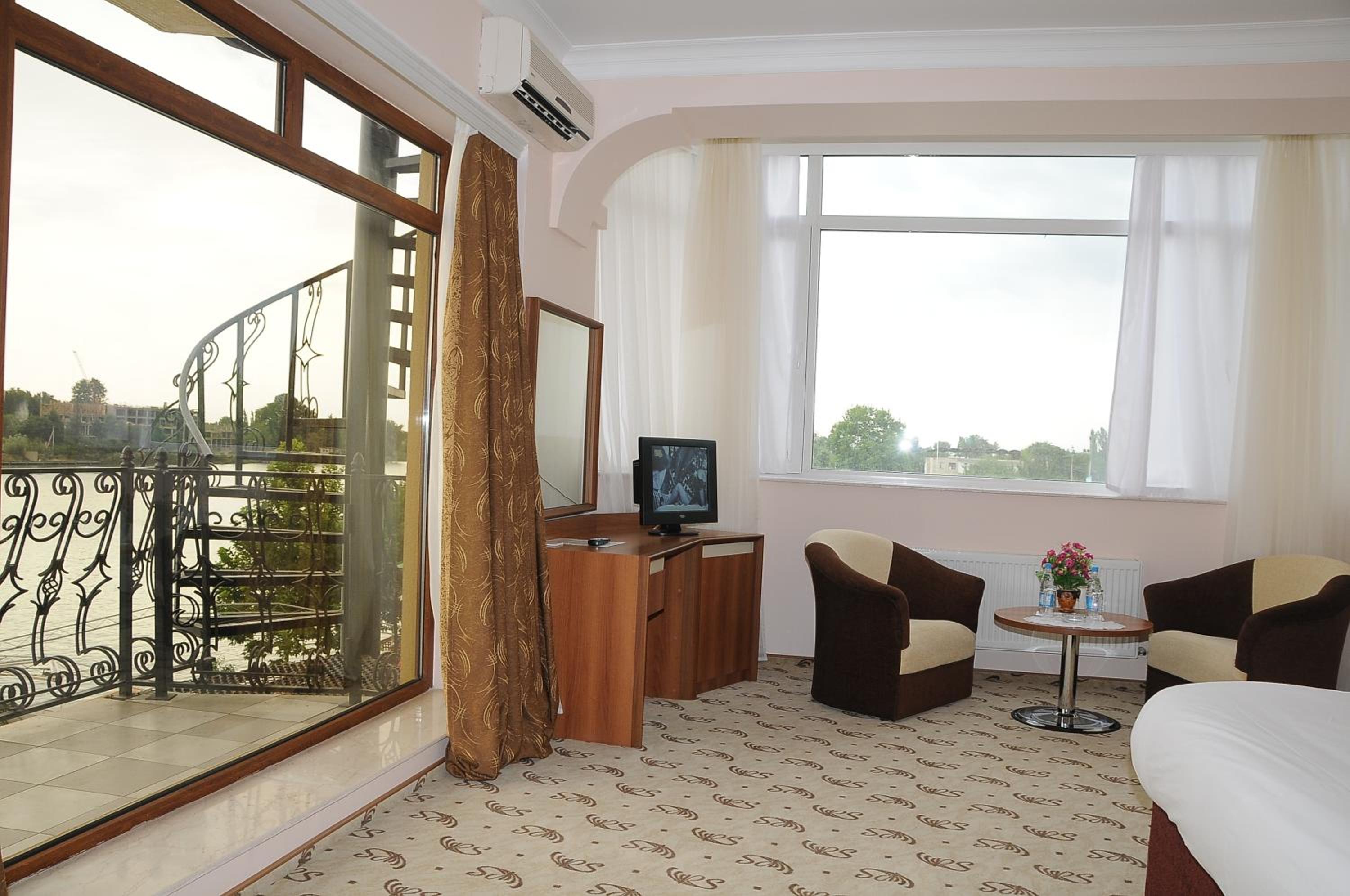 Standard Double Room with River View photo 3