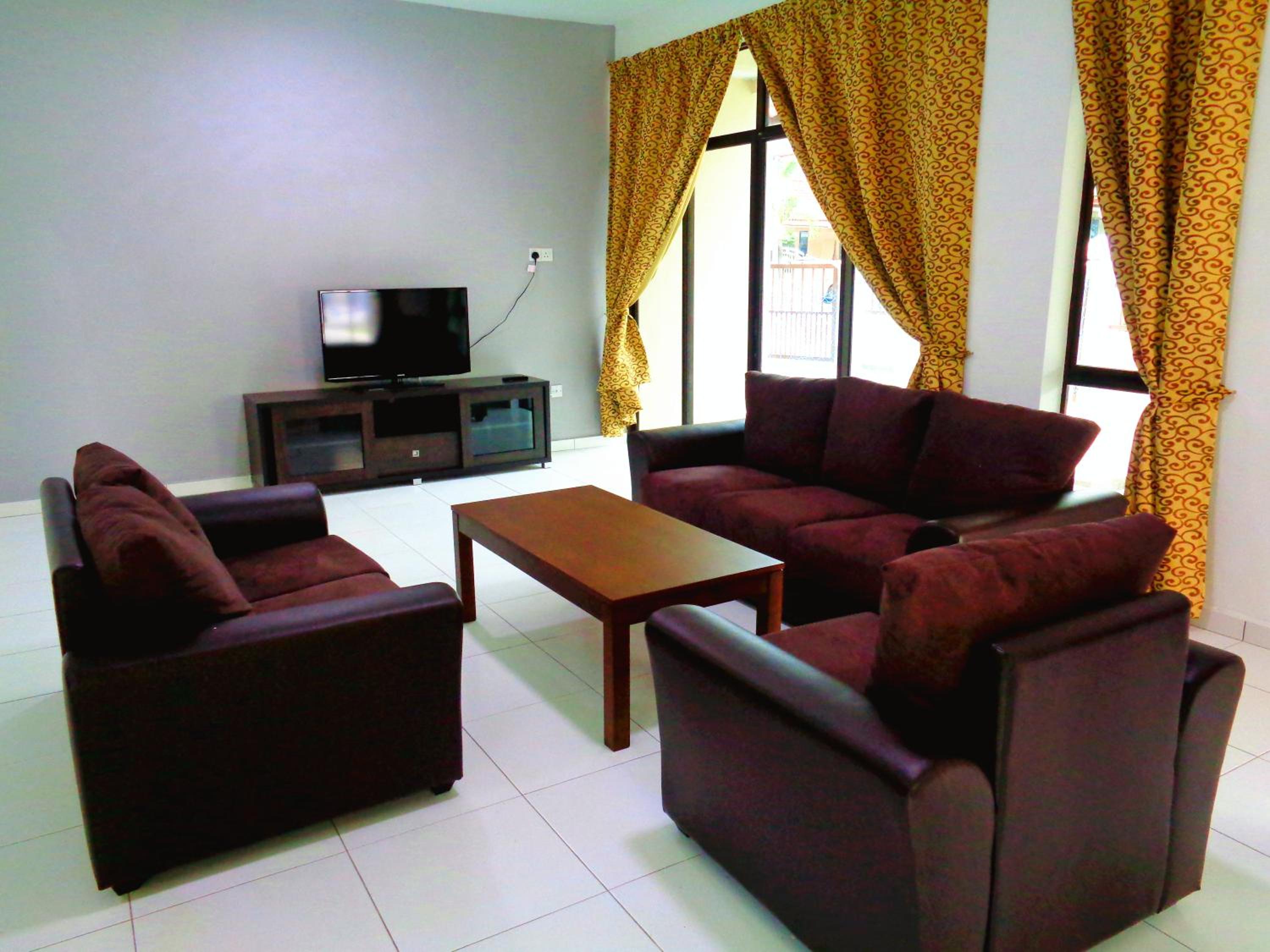 Four-Bedroom House photo 3