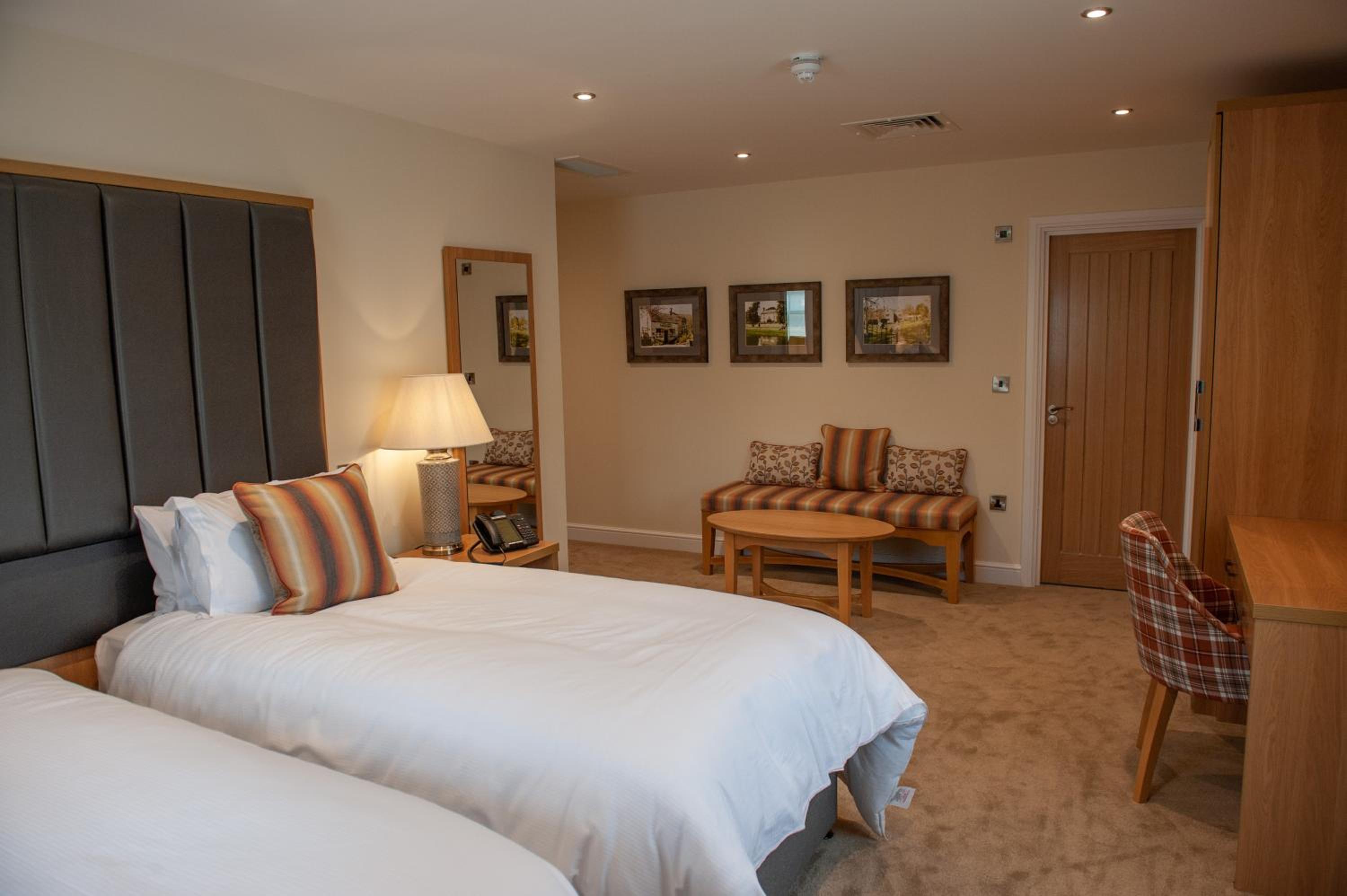 Superior Double or Twin Room - Photo 14