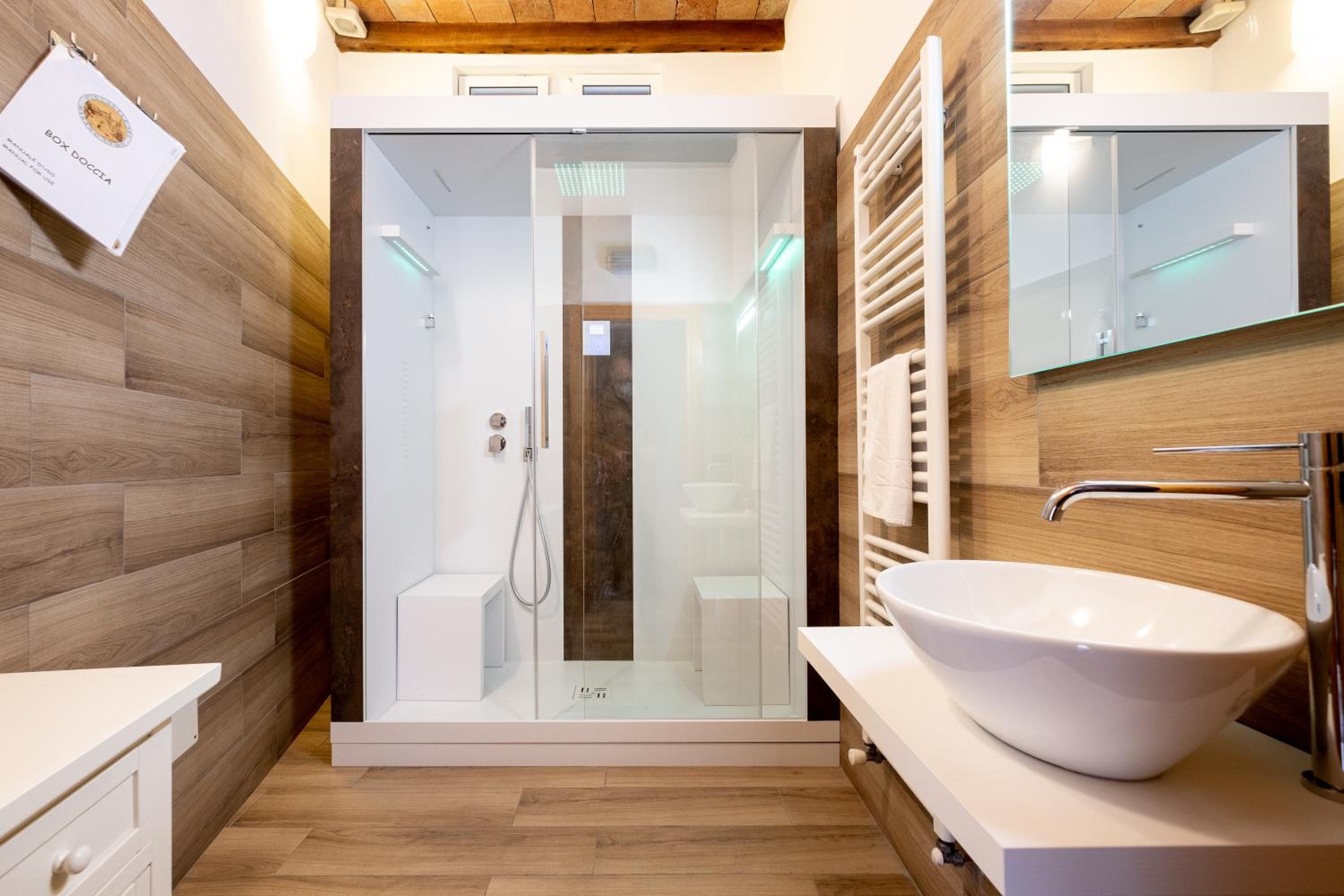 Deluxe Double Room with Shower photo 3