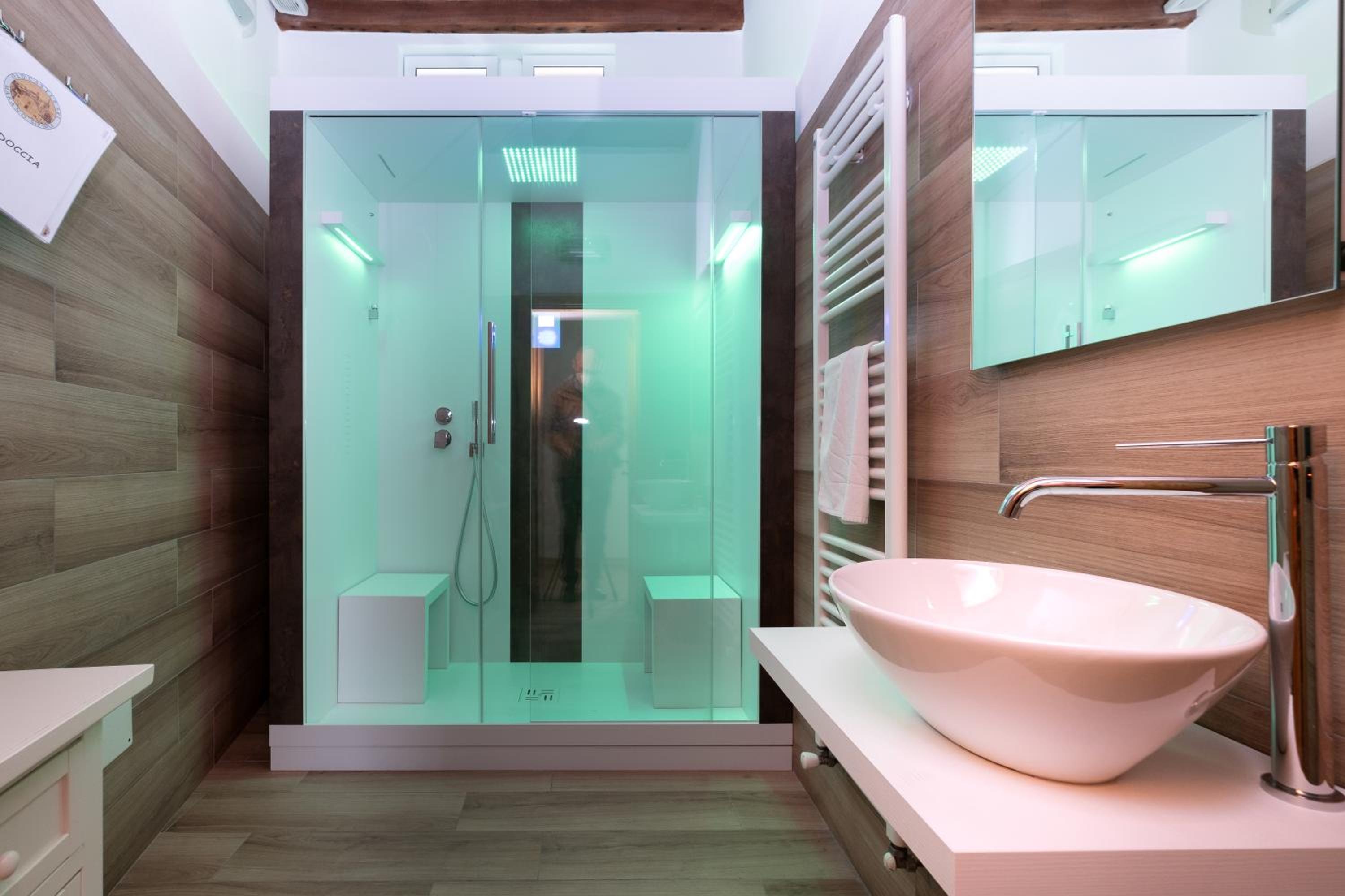 Deluxe Double Room with Shower photo 2