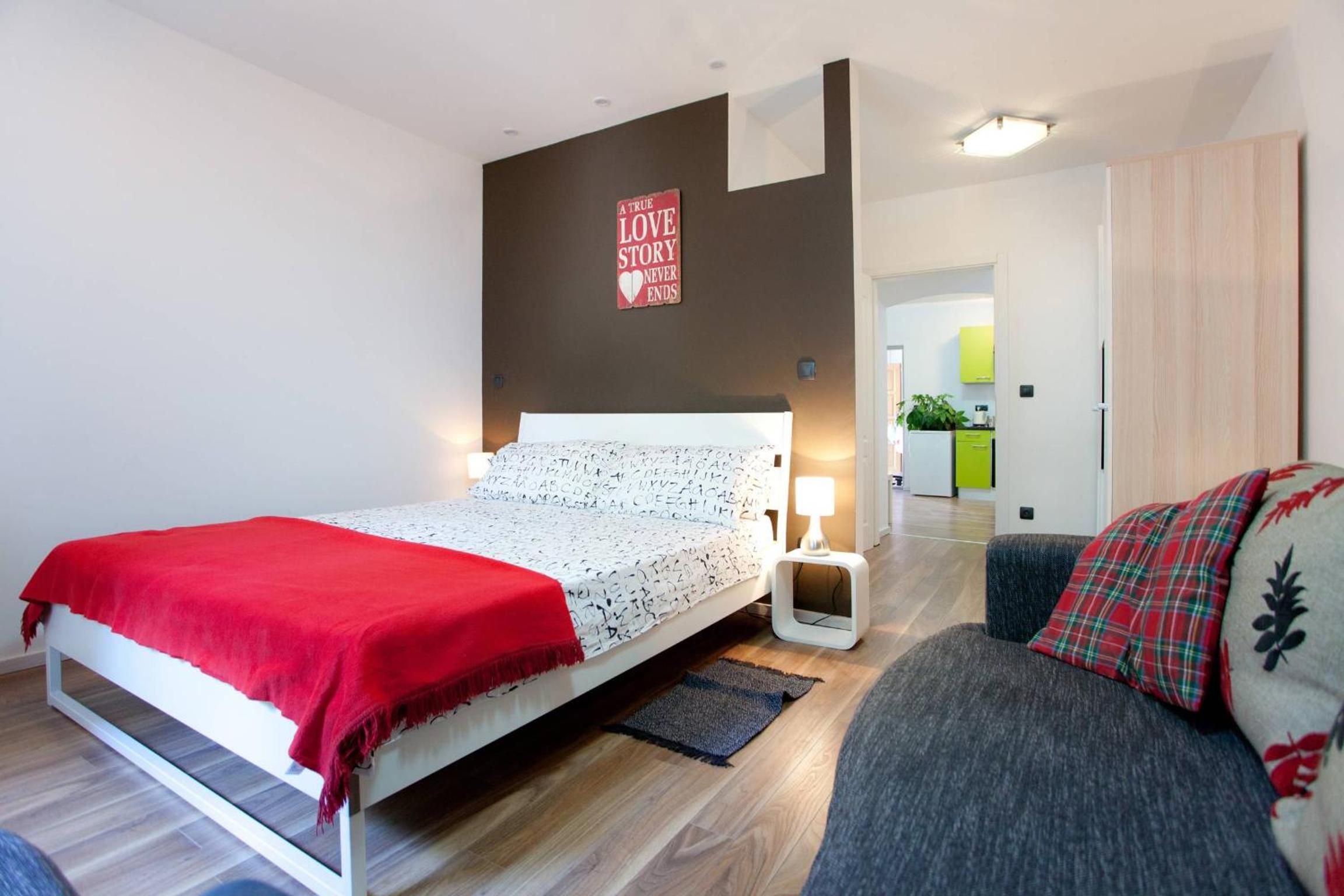 One-Bedroom Apartment