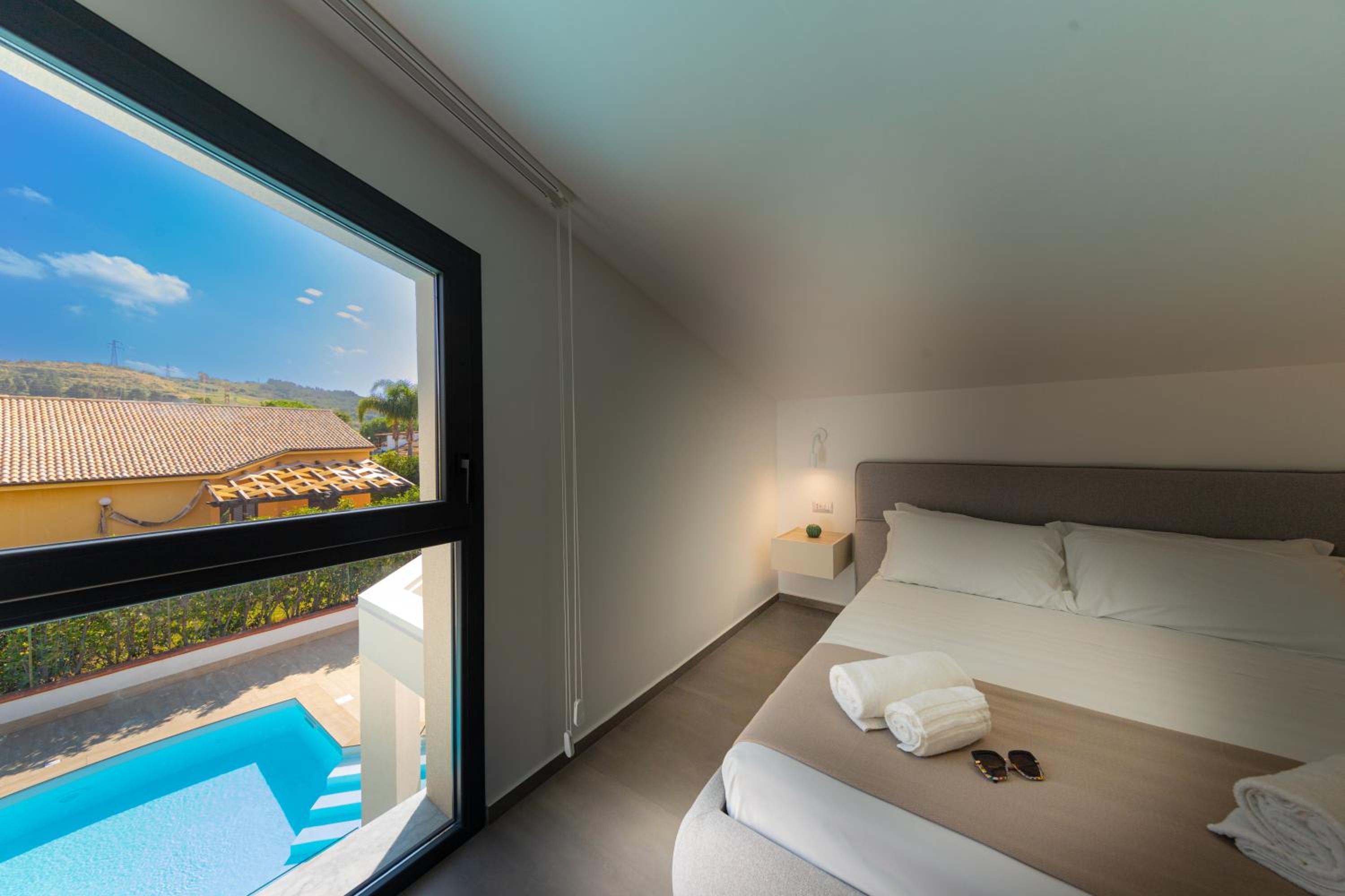 Apartment with Pool View 