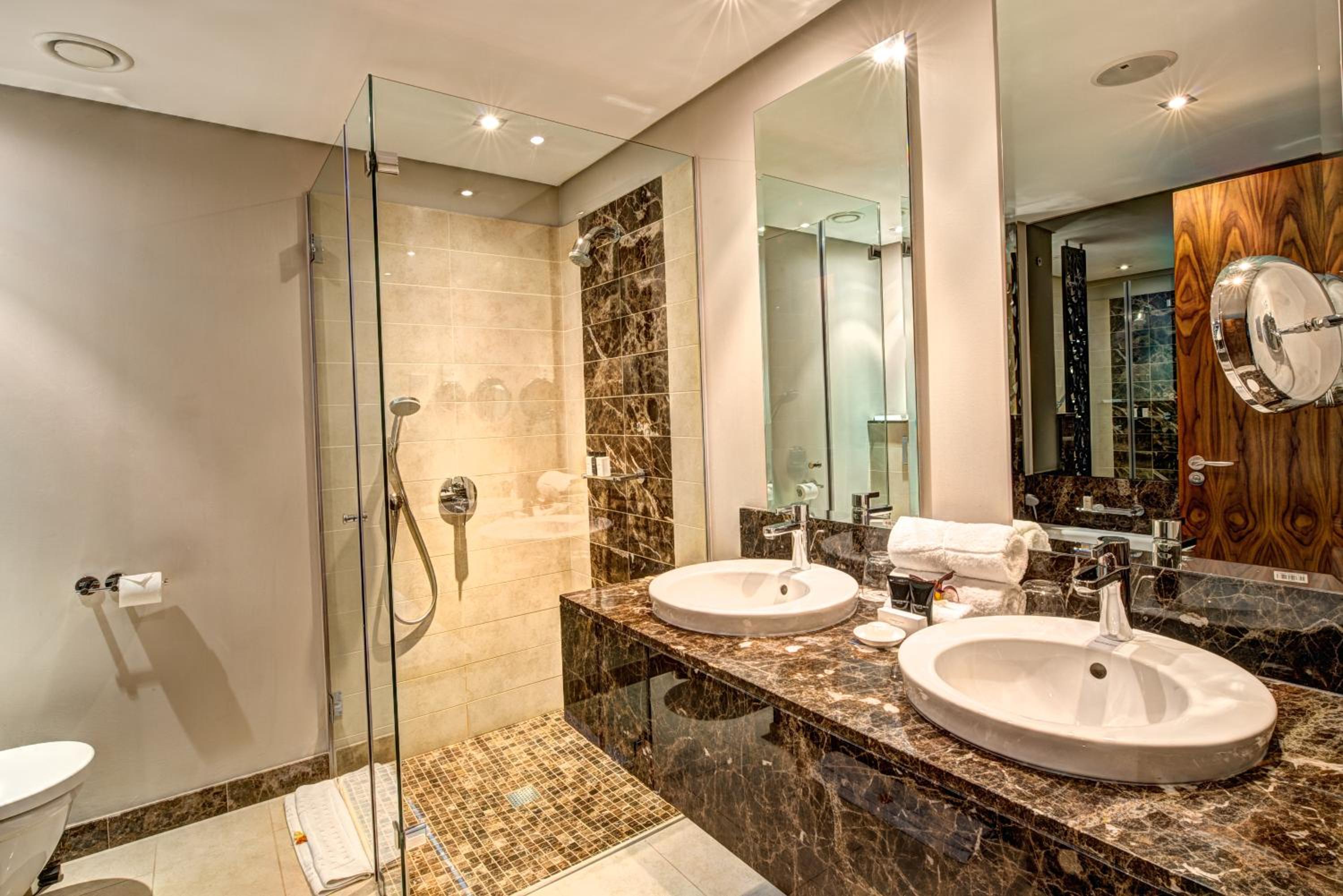 Deluxe Double or Twin Room - Photo 2