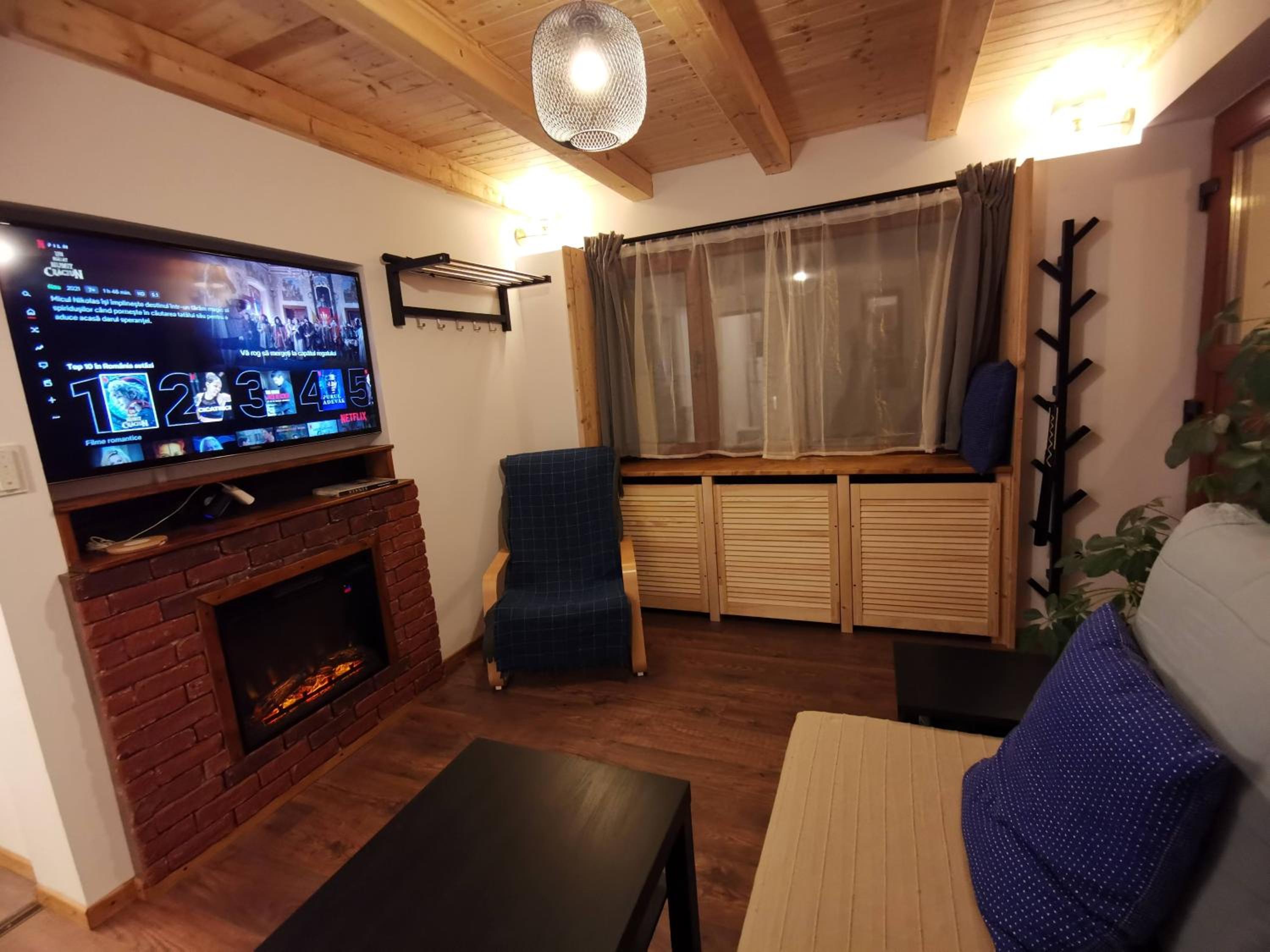 Three-Bedroom House - Photo 11