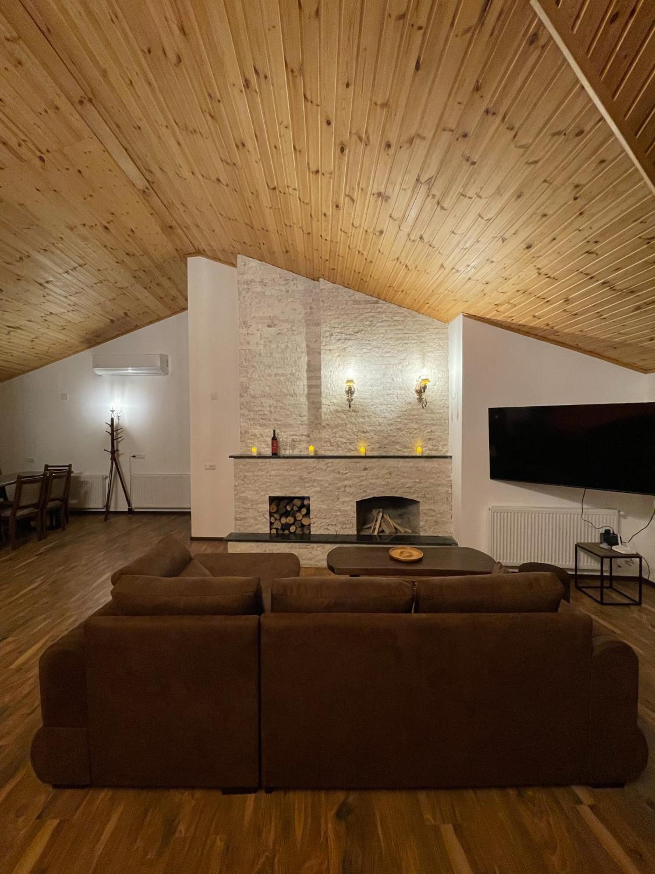 Apartment with Mountain View photo 3