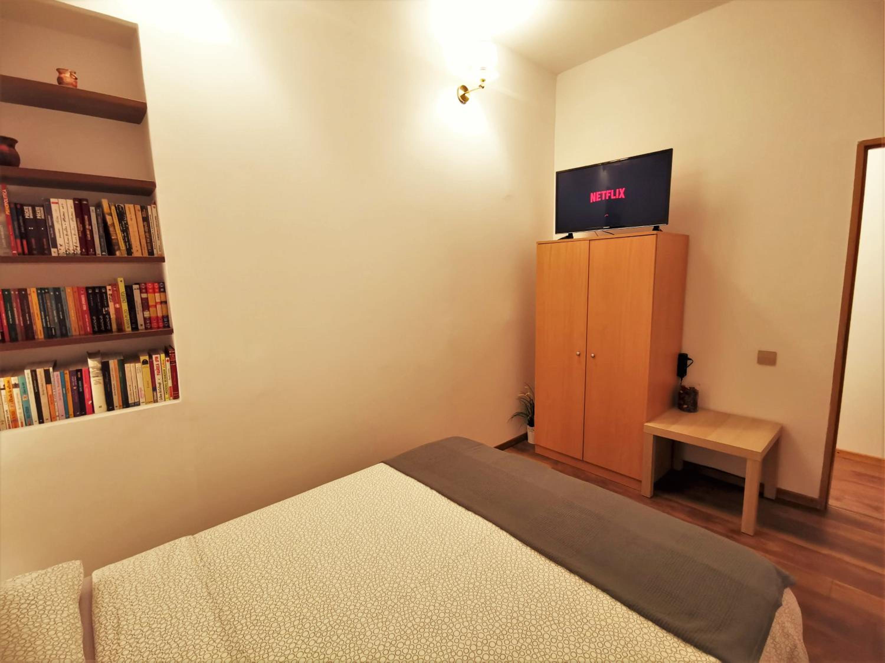 Three-Bedroom House - Photo 19