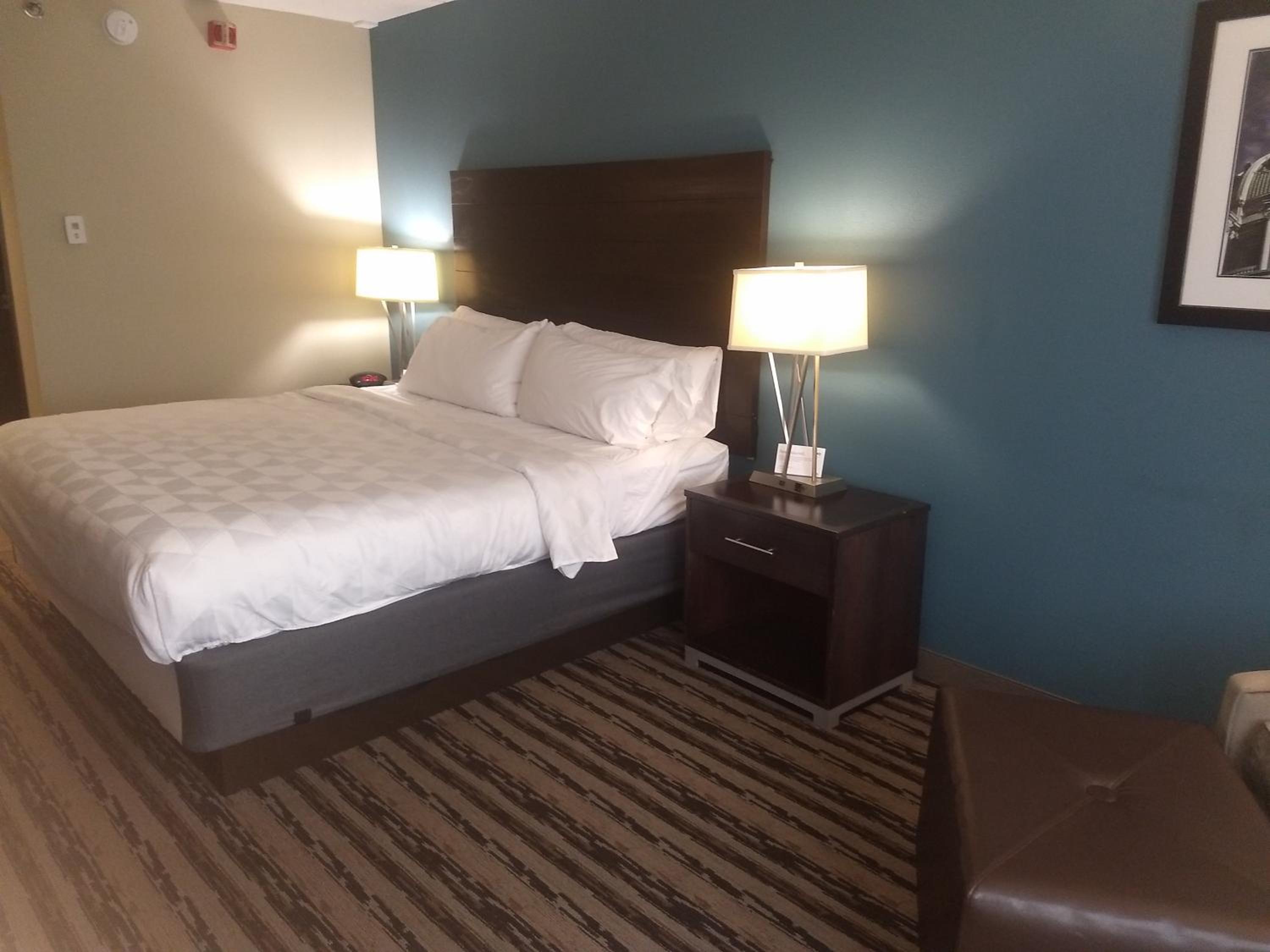 Standard King Room - Photo 3