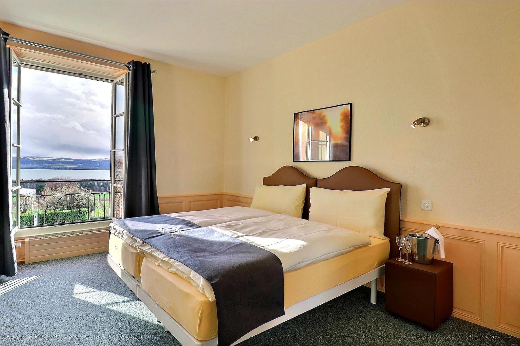 Double Room with Lake View photo 3