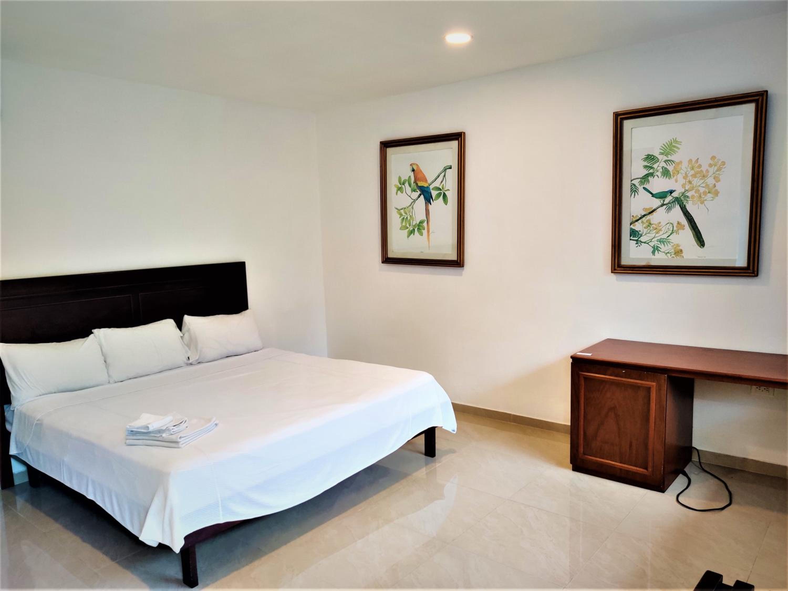 Deluxe Room - Photo 4