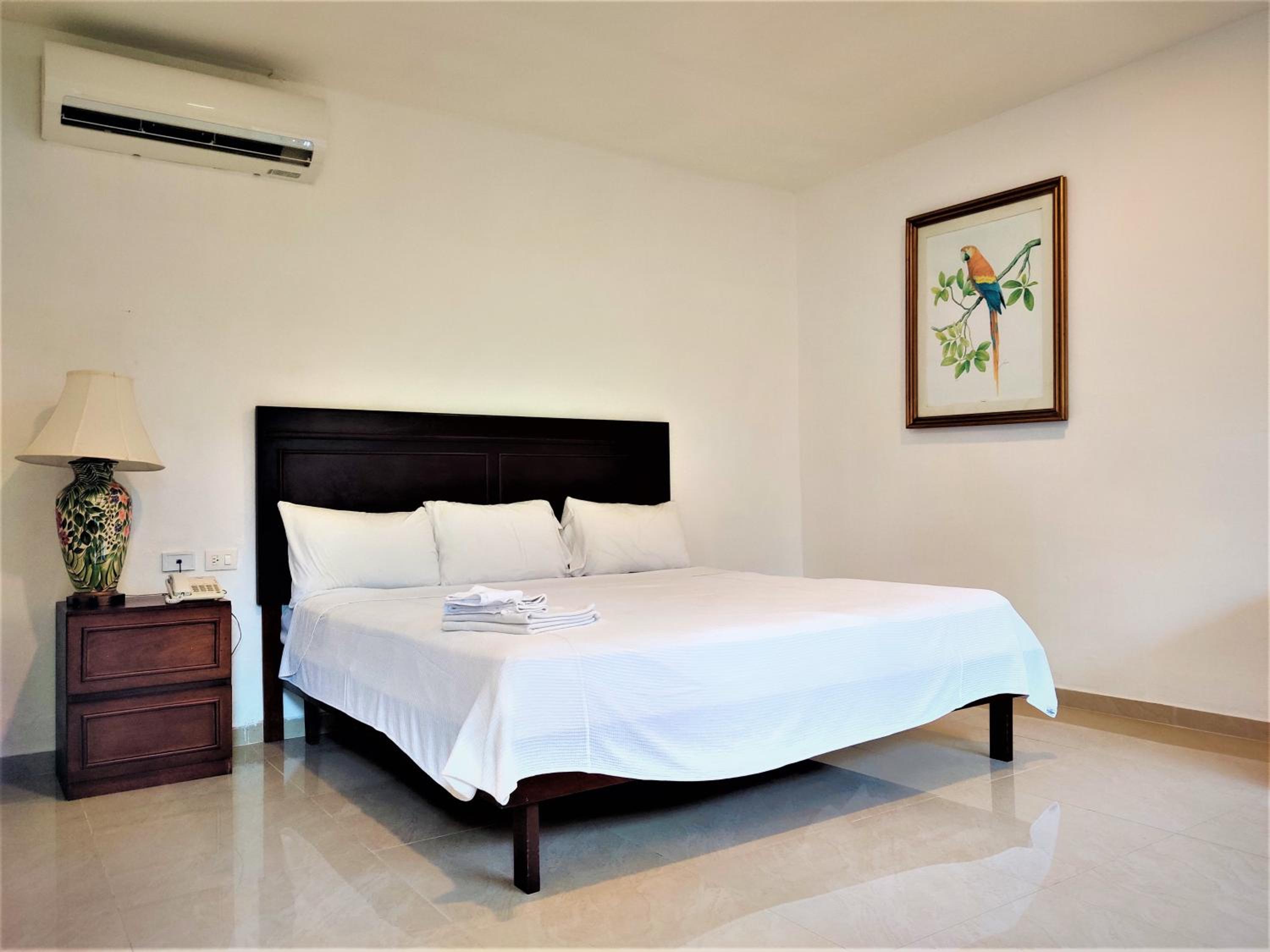 Deluxe Room - Photo 8