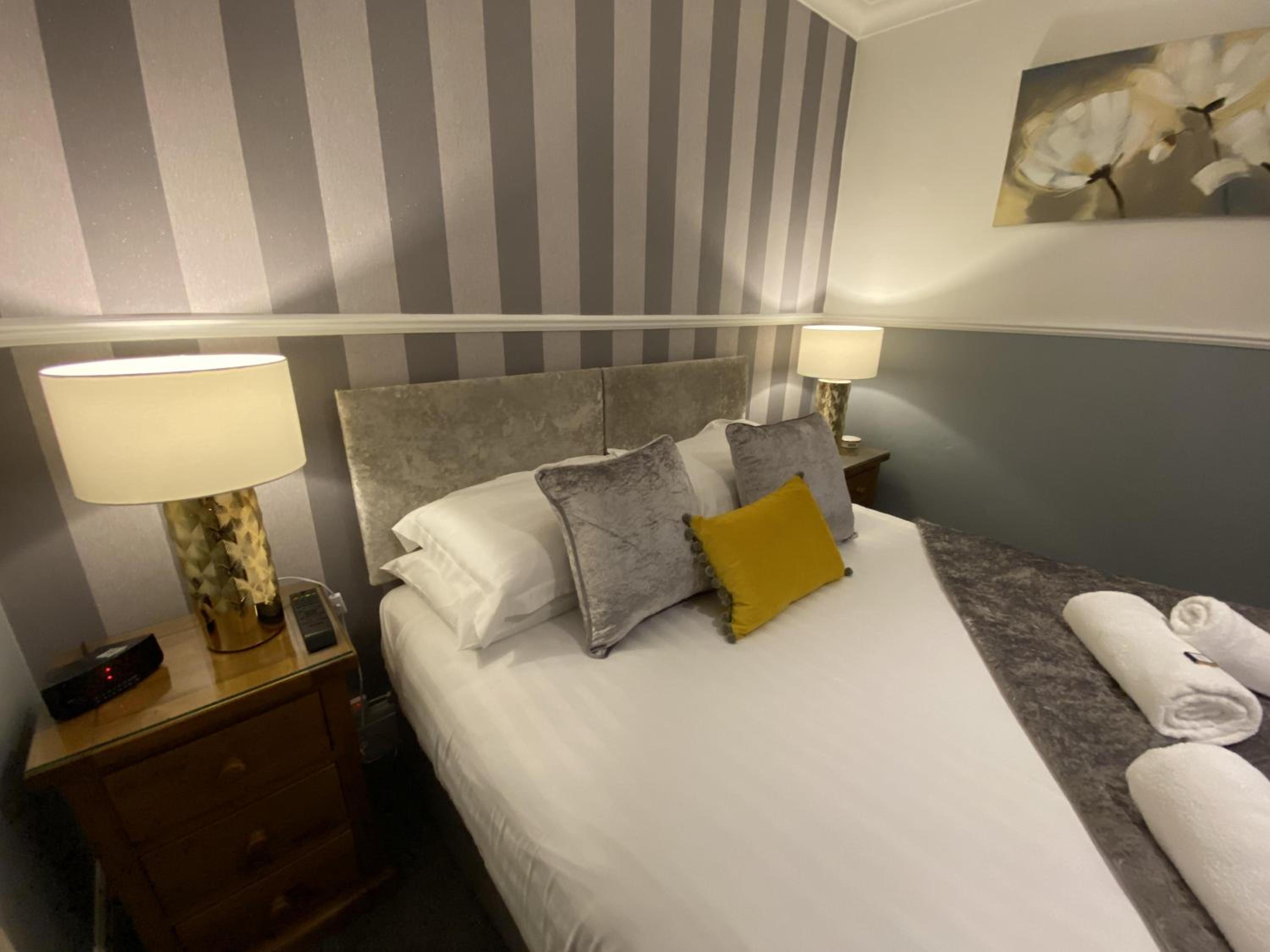 Superior King Room - Photo 6