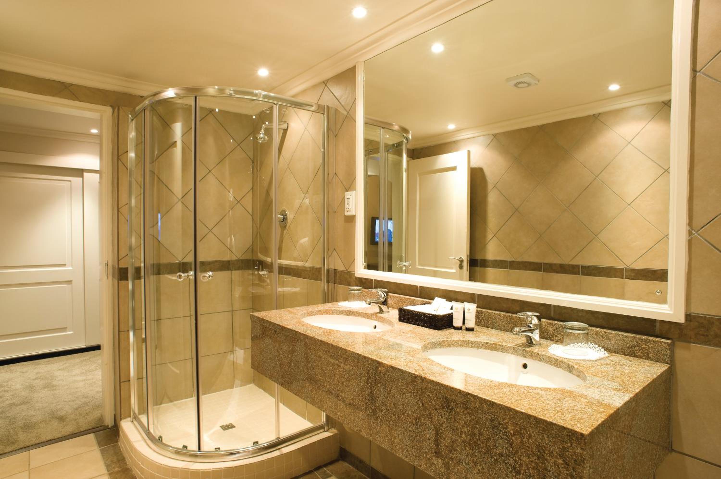 Standard King Room photo 2
