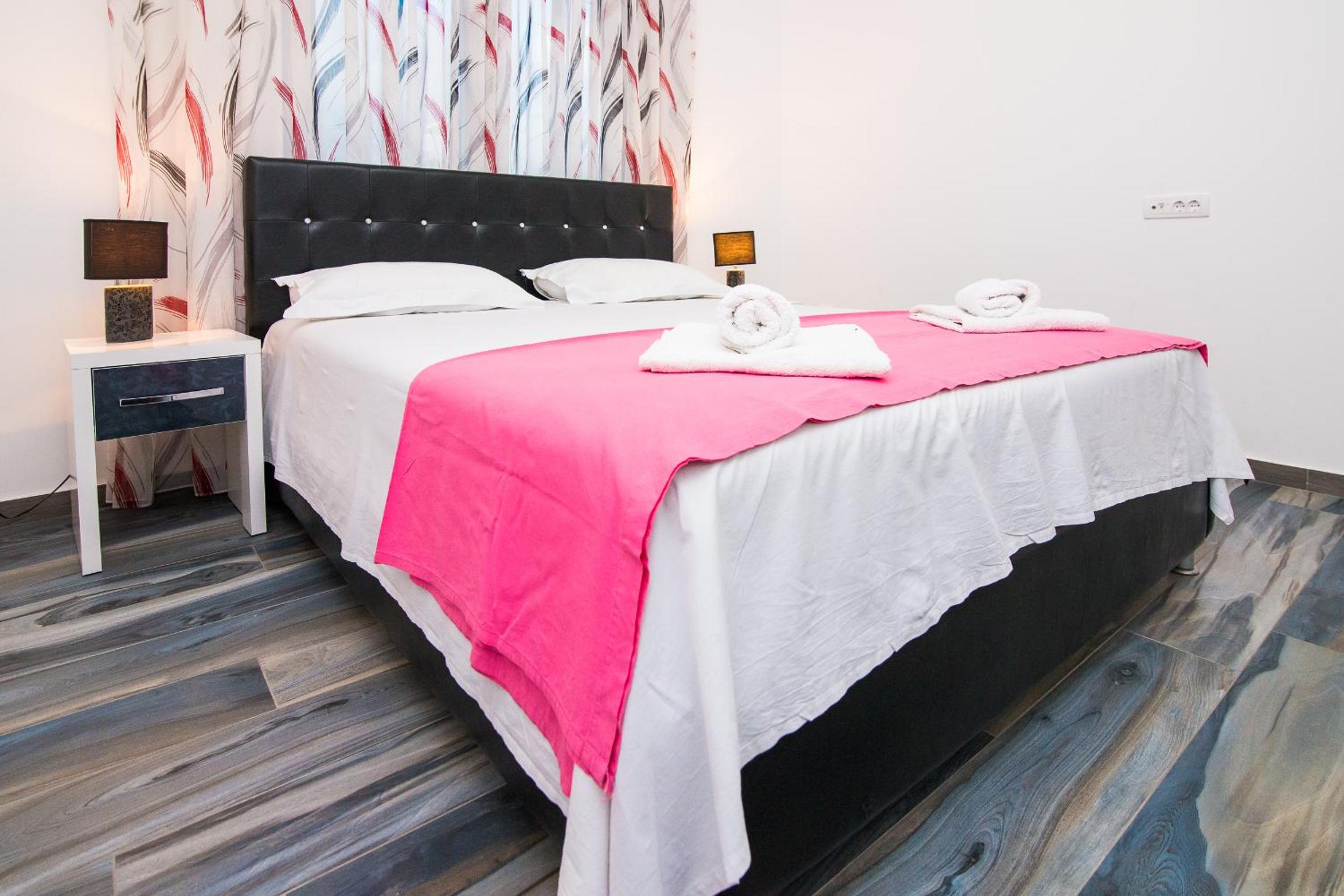 Two-Bedroom Apartment with Sea View (18) 
