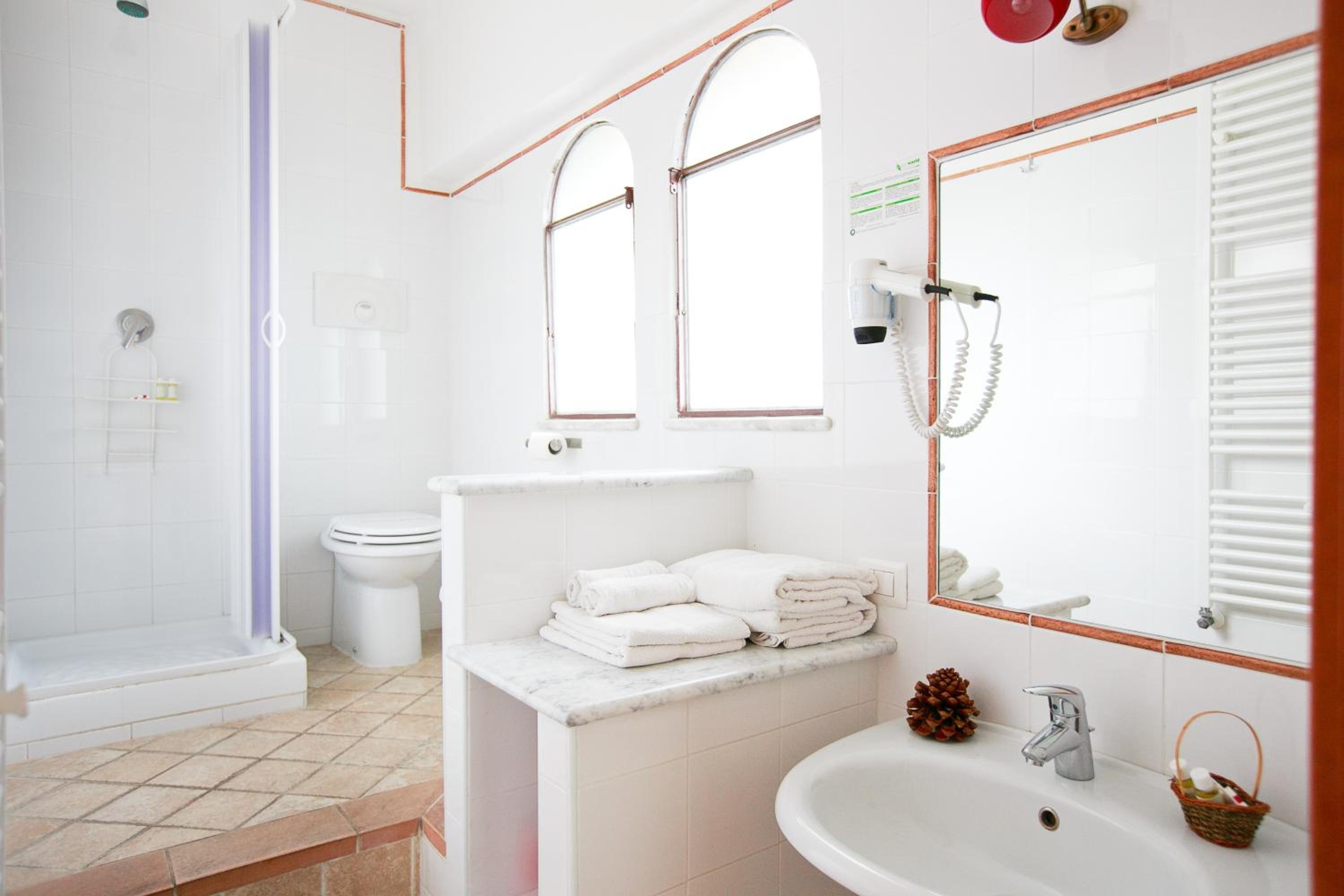 Double or Twin Room - Photo 12