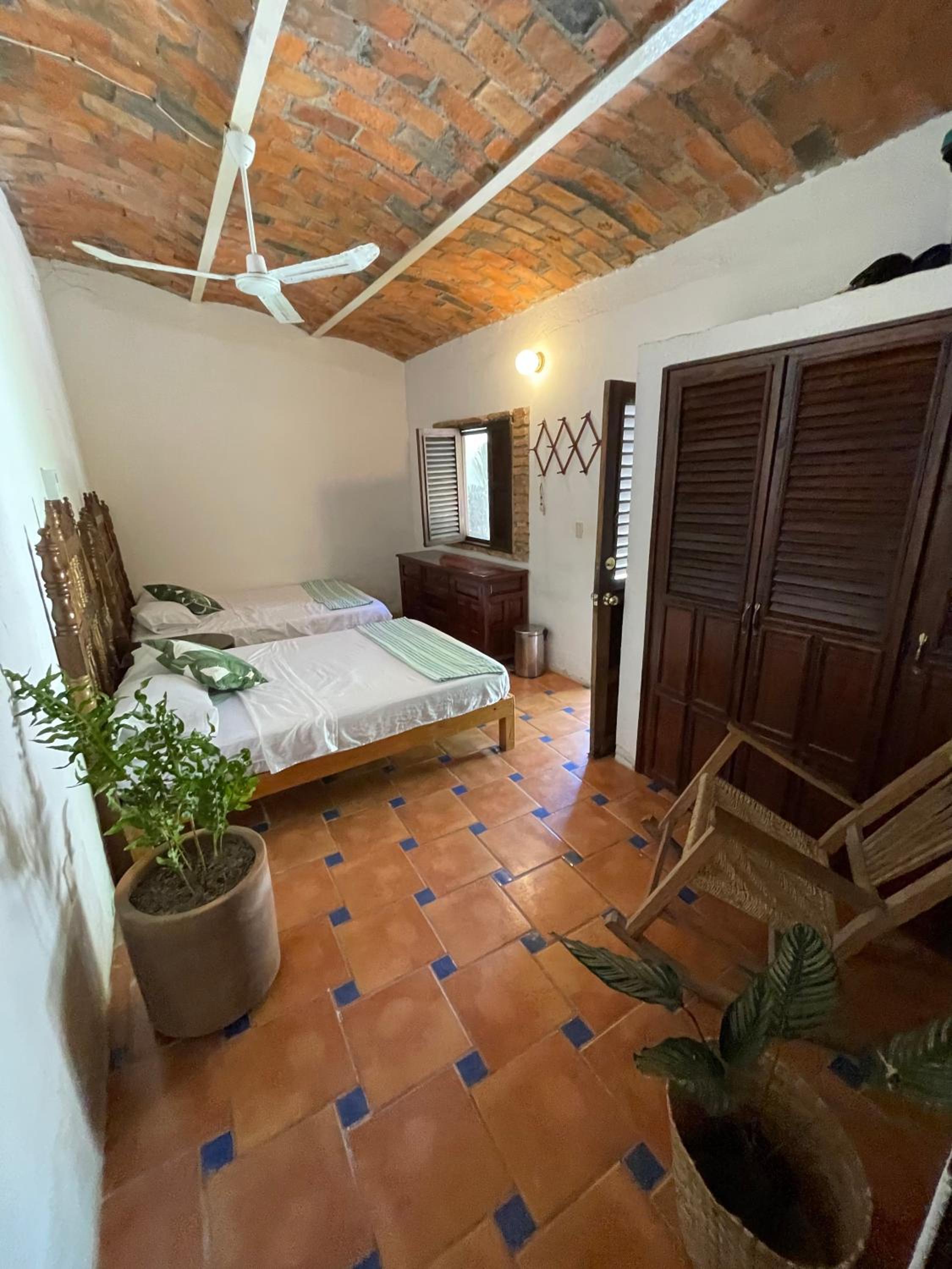 Twin Room with Private Bathroom photo 2