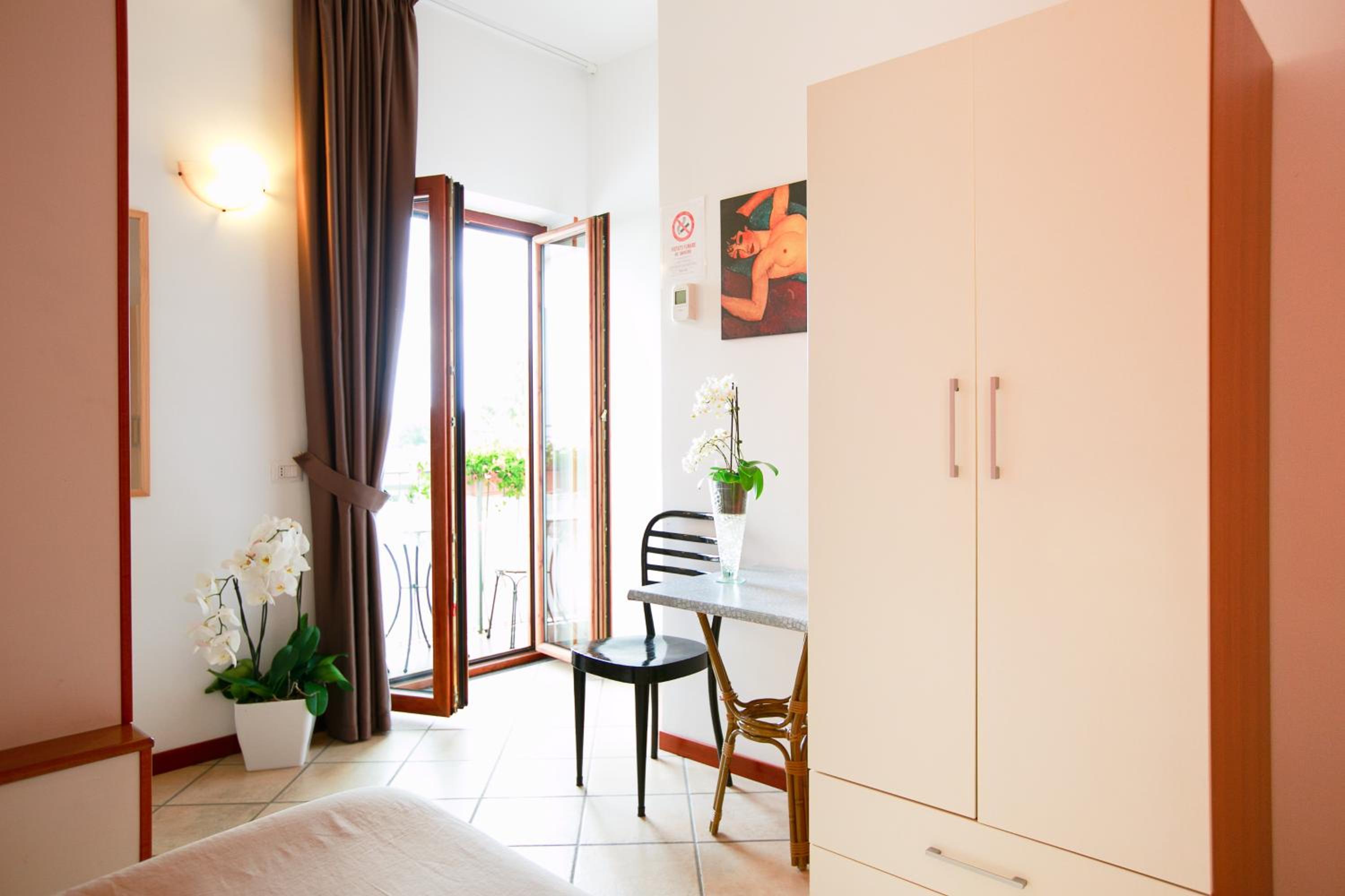 Double or Twin Room - Photo 2
